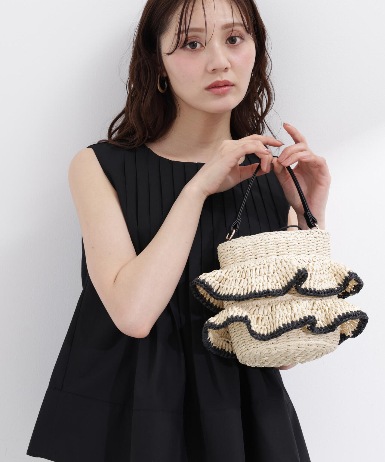 ＜中川紅葉さん着用＞フリルバケットバッグ
