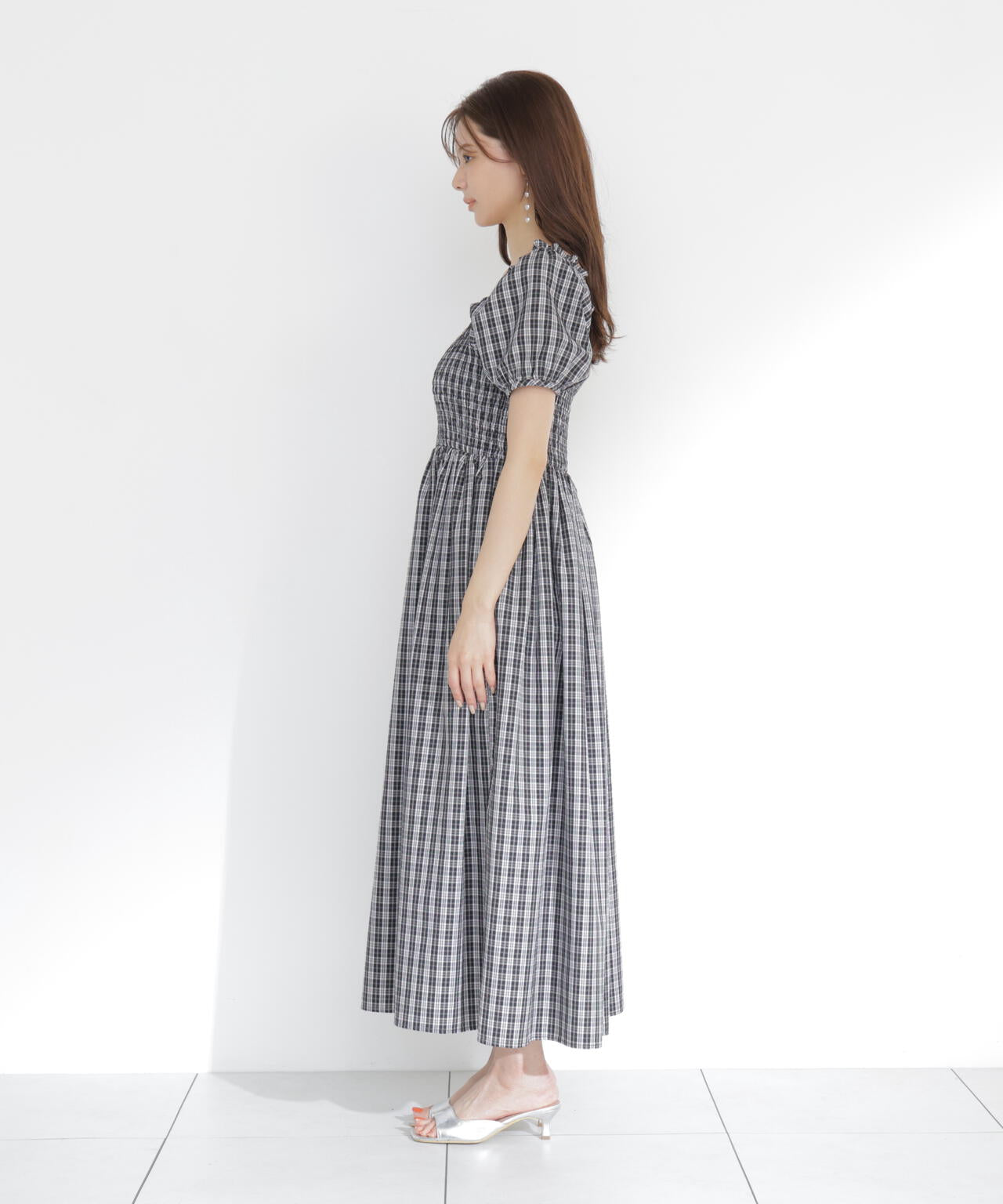 チェック柄シャーリングワンピース