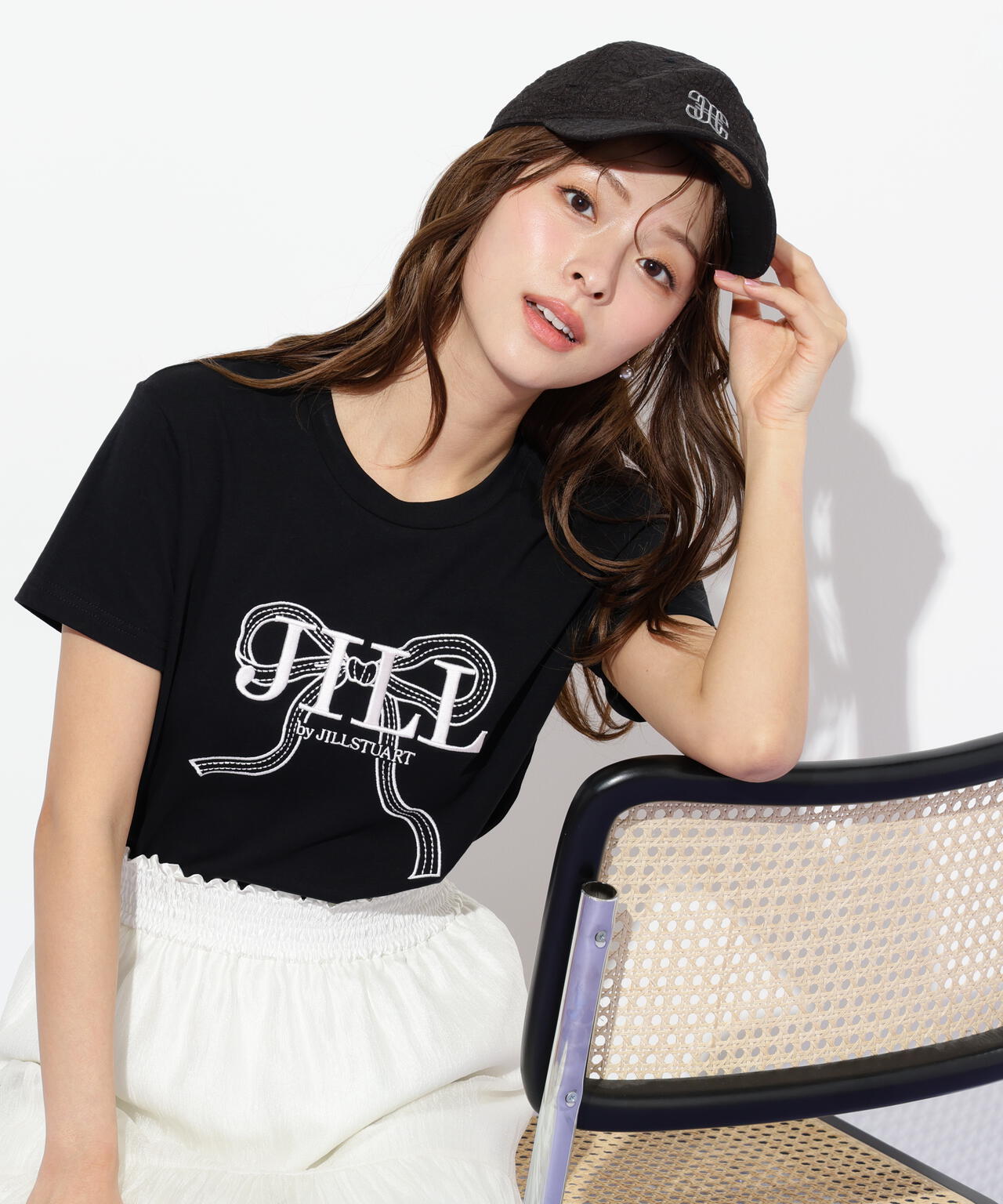 ビッグリボンロゴ刺繍Tシャツ