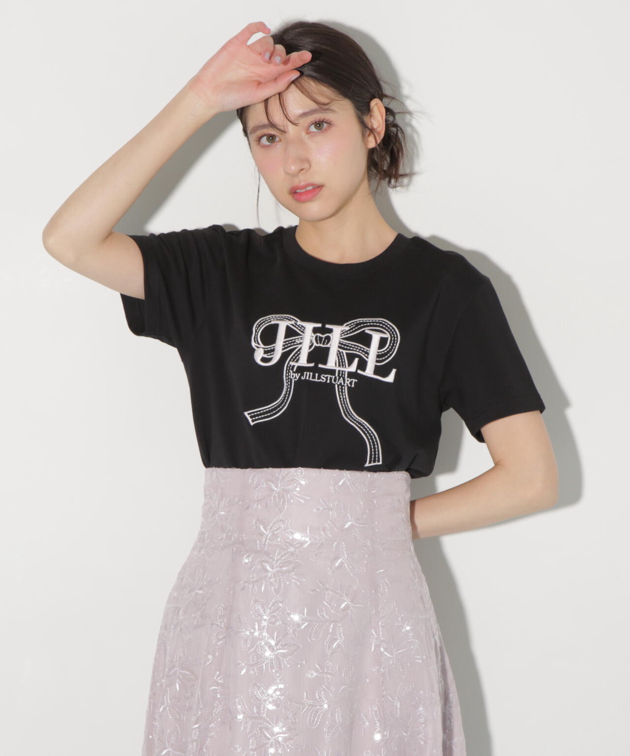 ビッグリボンロゴ刺繍Tシャツ
