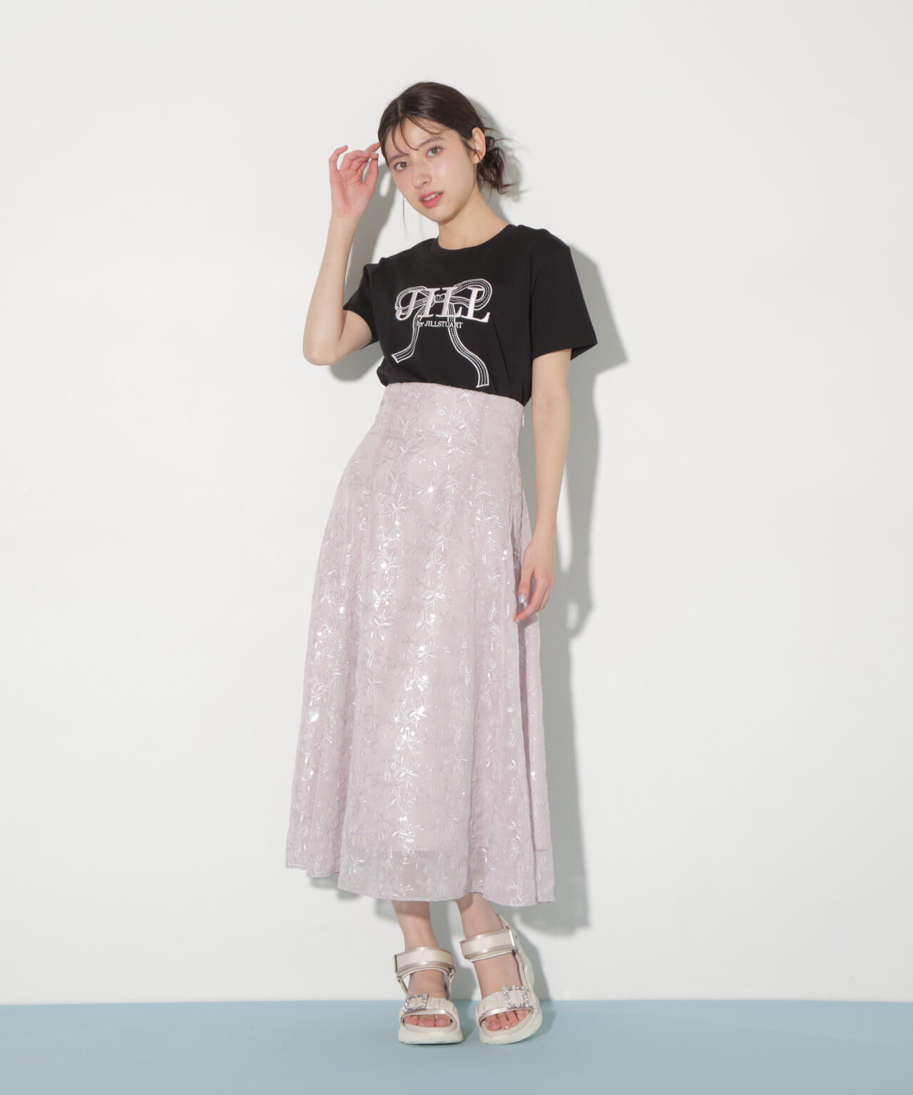 ビッグリボンロゴ刺繍Tシャツ