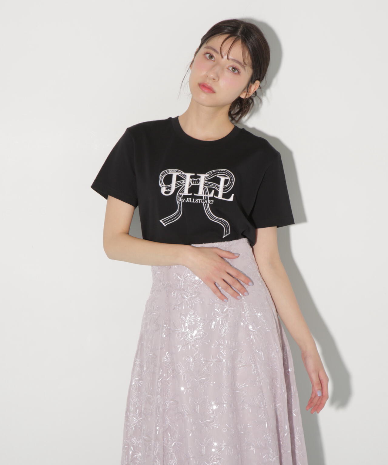 ビッグリボンロゴ刺繍Tシャツ