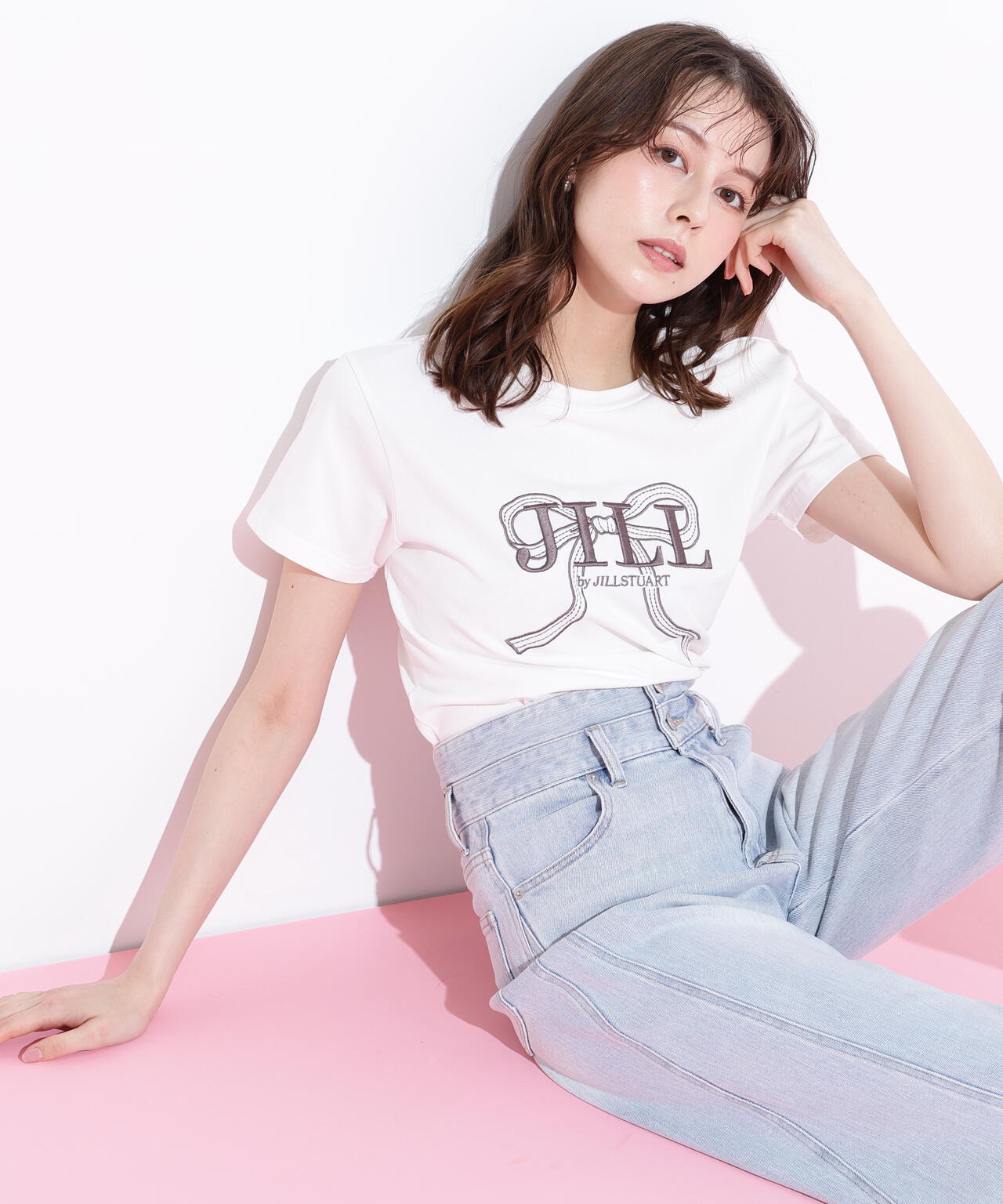 ビッグリボンロゴ刺繍Tシャツ
