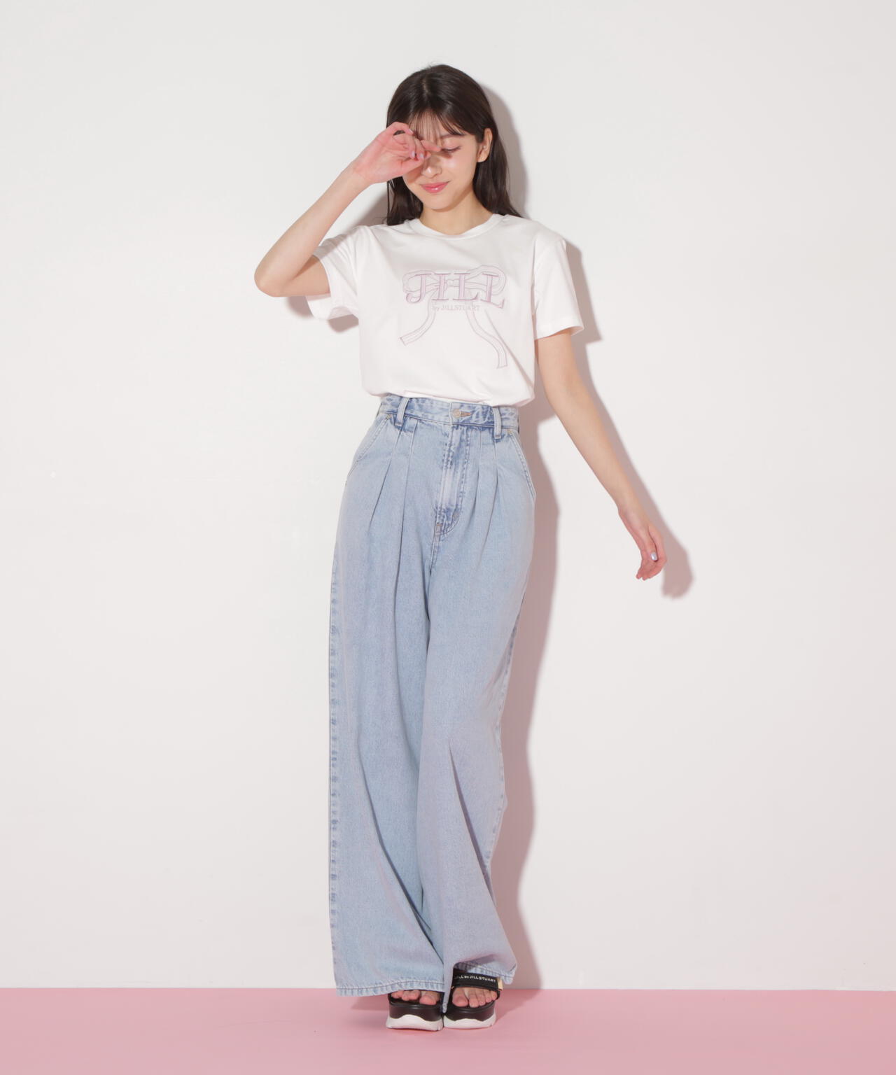 ビッグリボンロゴ刺繍Tシャツ