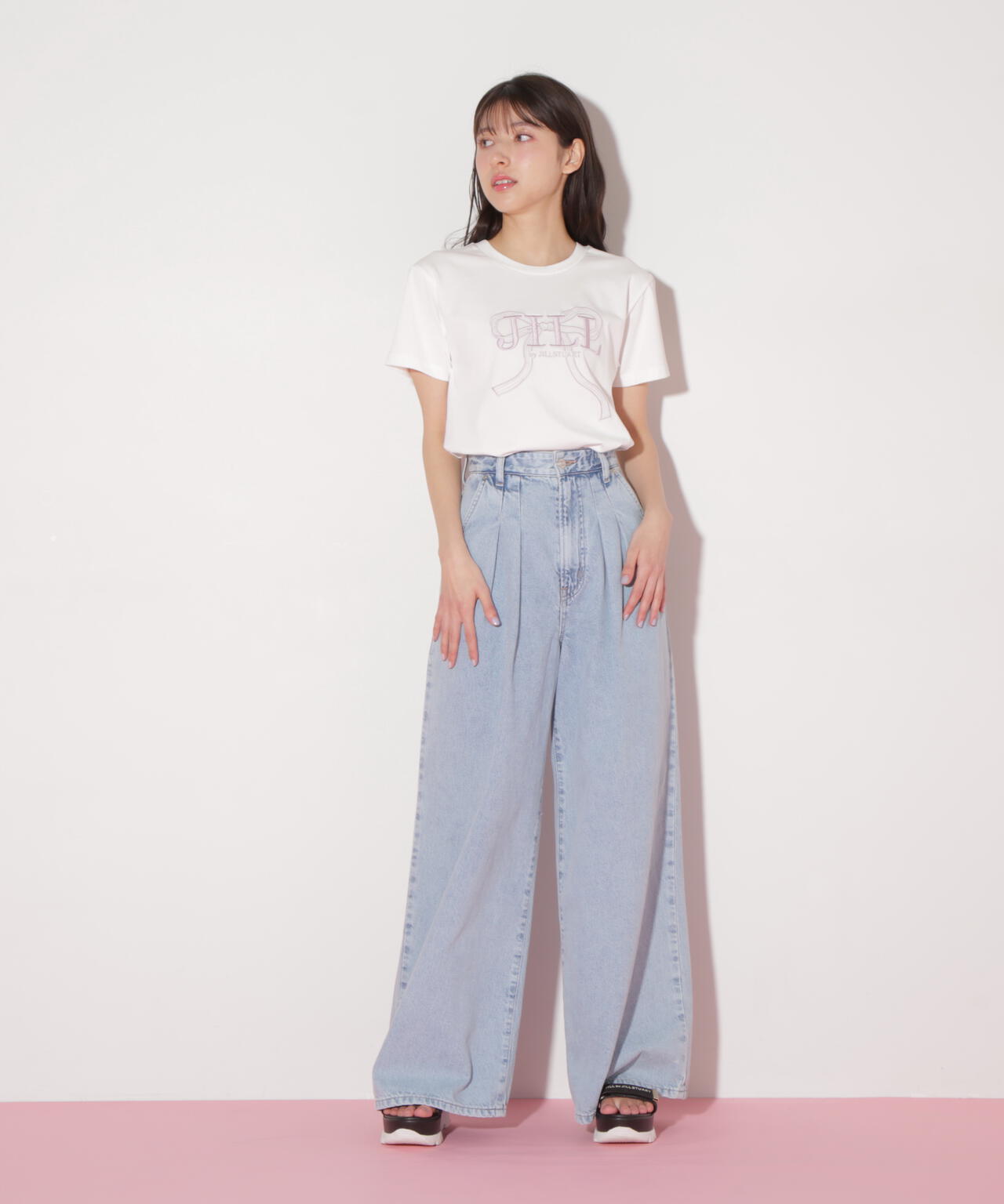 ビッグリボンロゴ刺繍Tシャツ