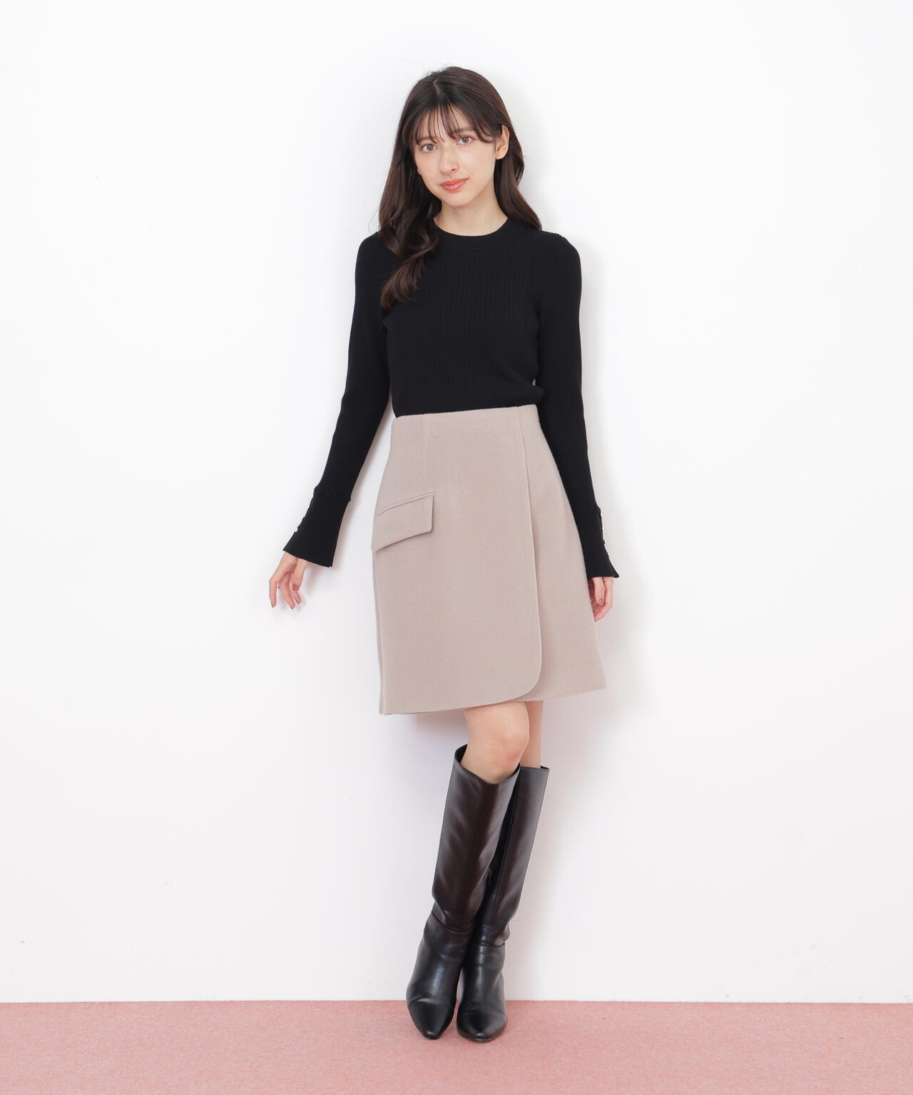 袖ボタンリブニット