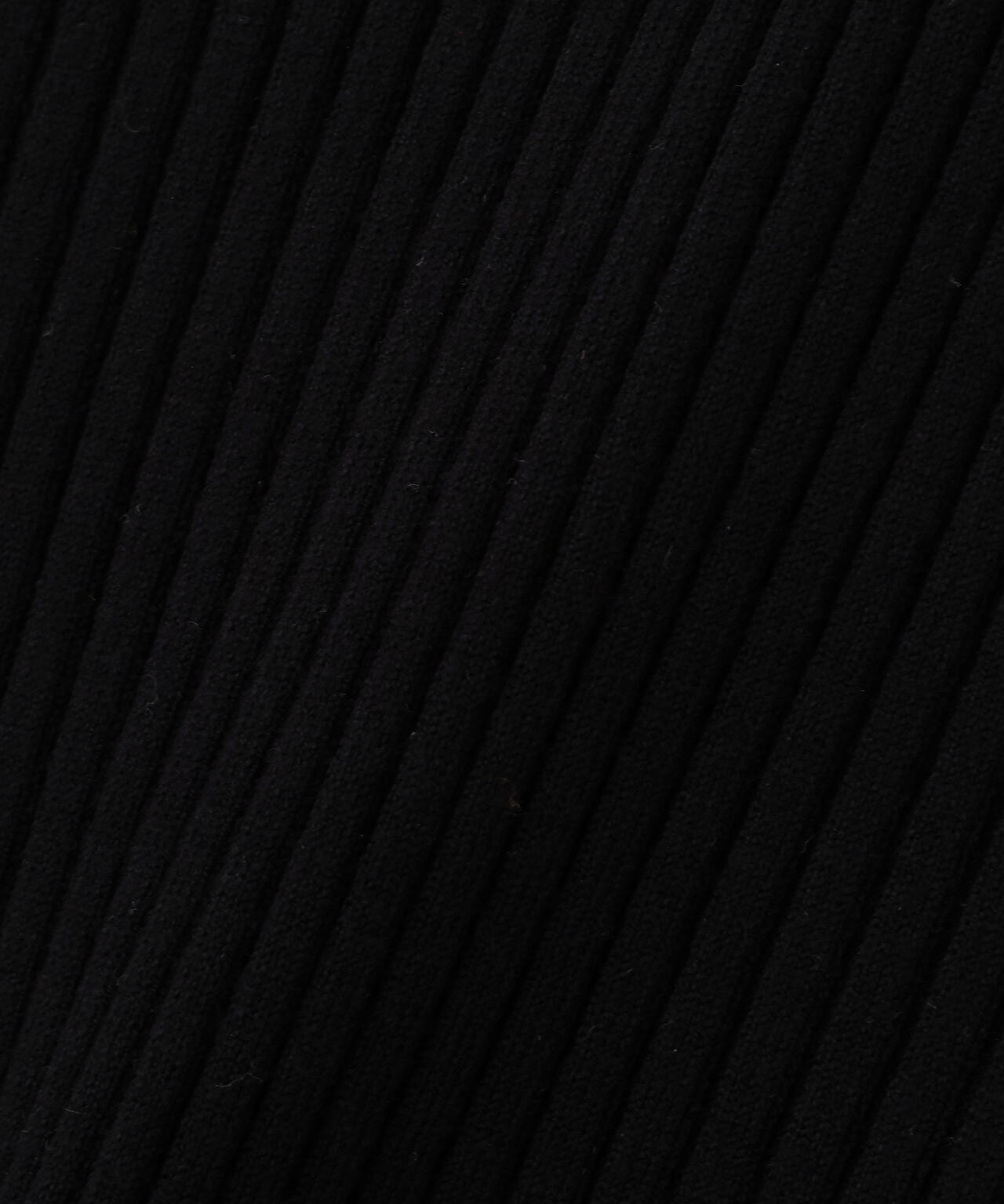 チョーカー付きスクエアニット