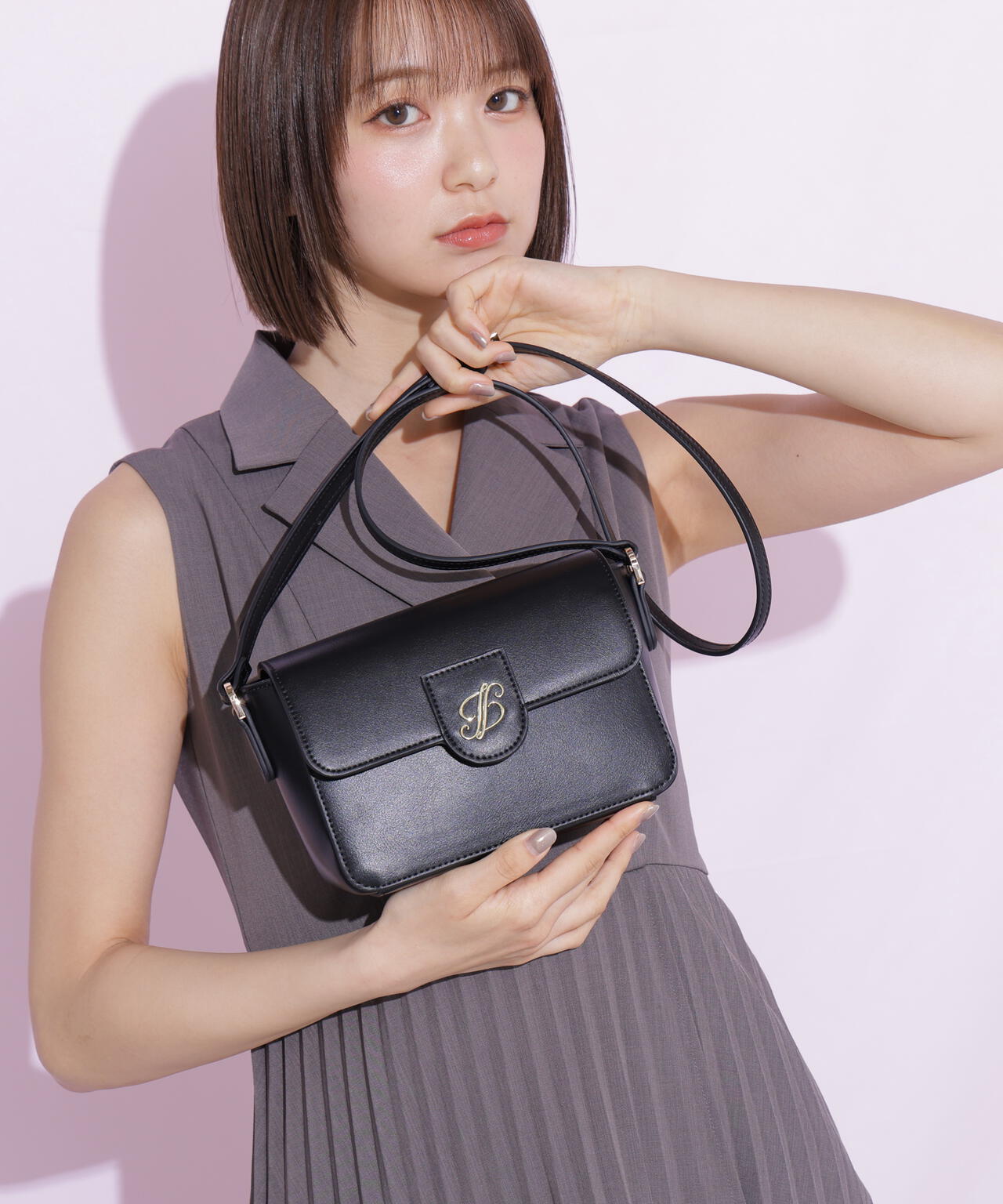 Noble J フラップバッグ