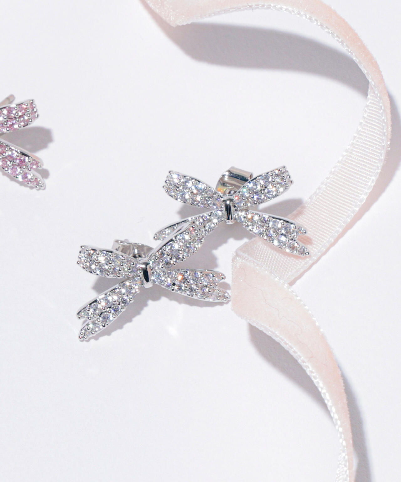Cubic パヴェリボンピアス