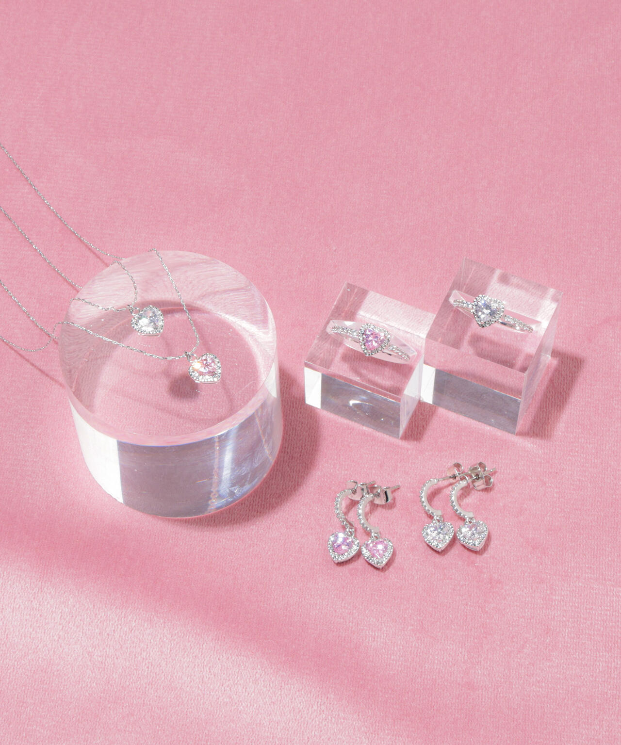 Cubic プチハートピアス
