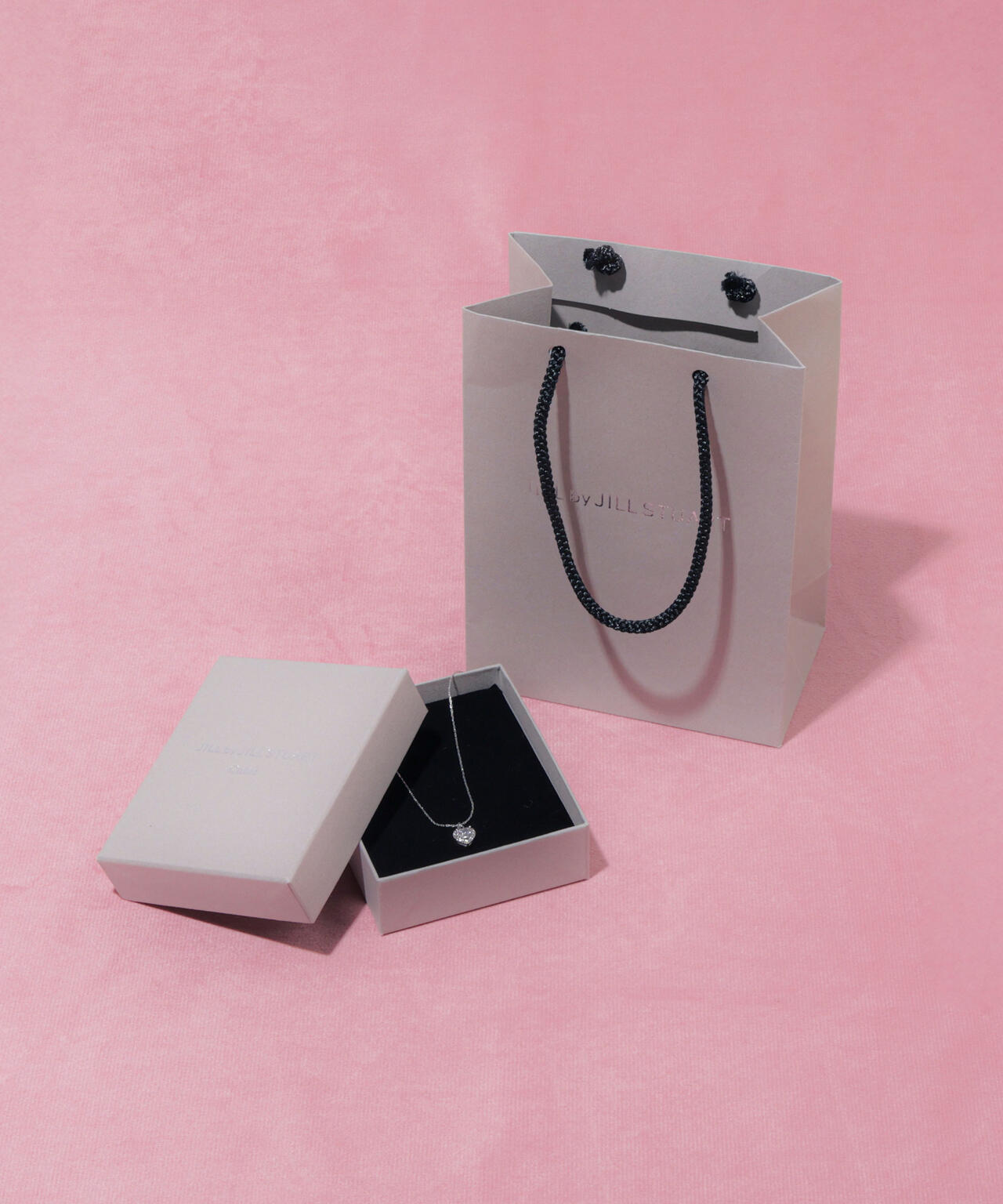 Cubic プチハートピアス