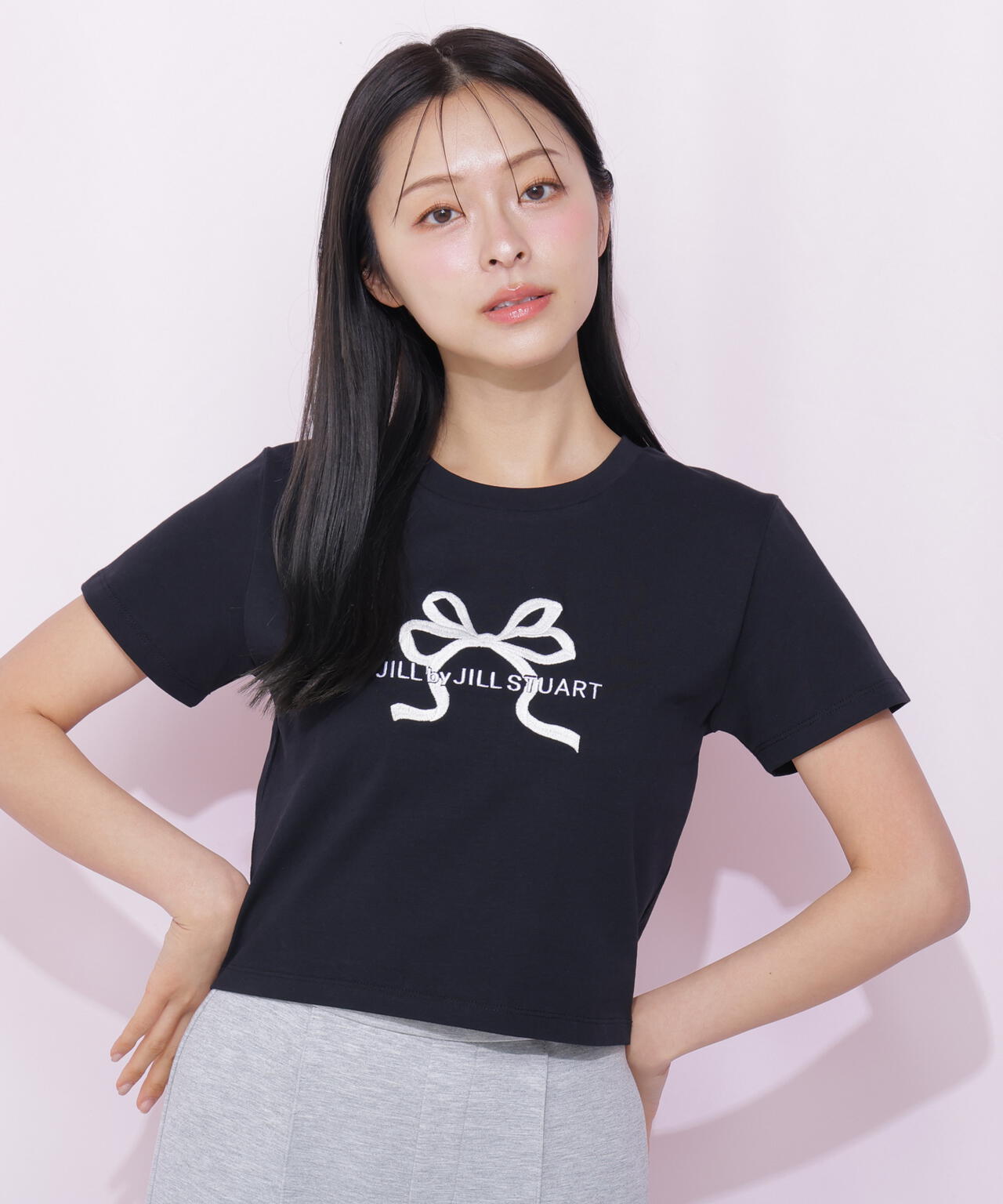 〈RIBBONシリーズ〉フロントロゴTシャツ