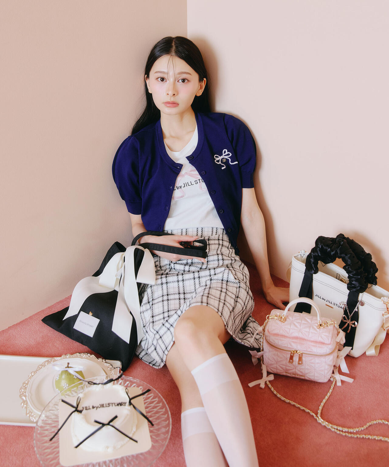 〈RIBBONシリーズ〉フロントロゴTシャツ