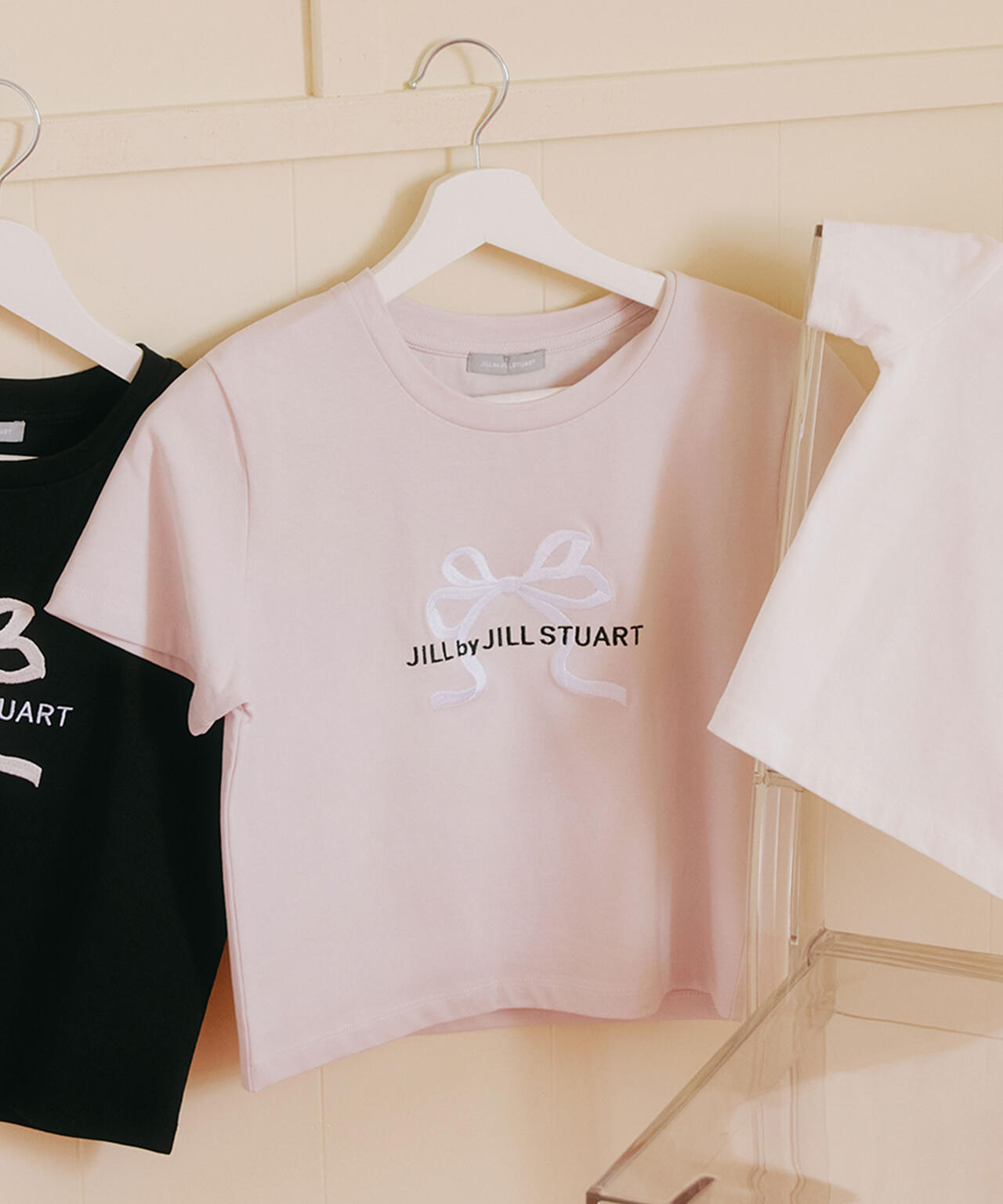 〈RIBBONシリーズ〉フロントロゴTシャツ