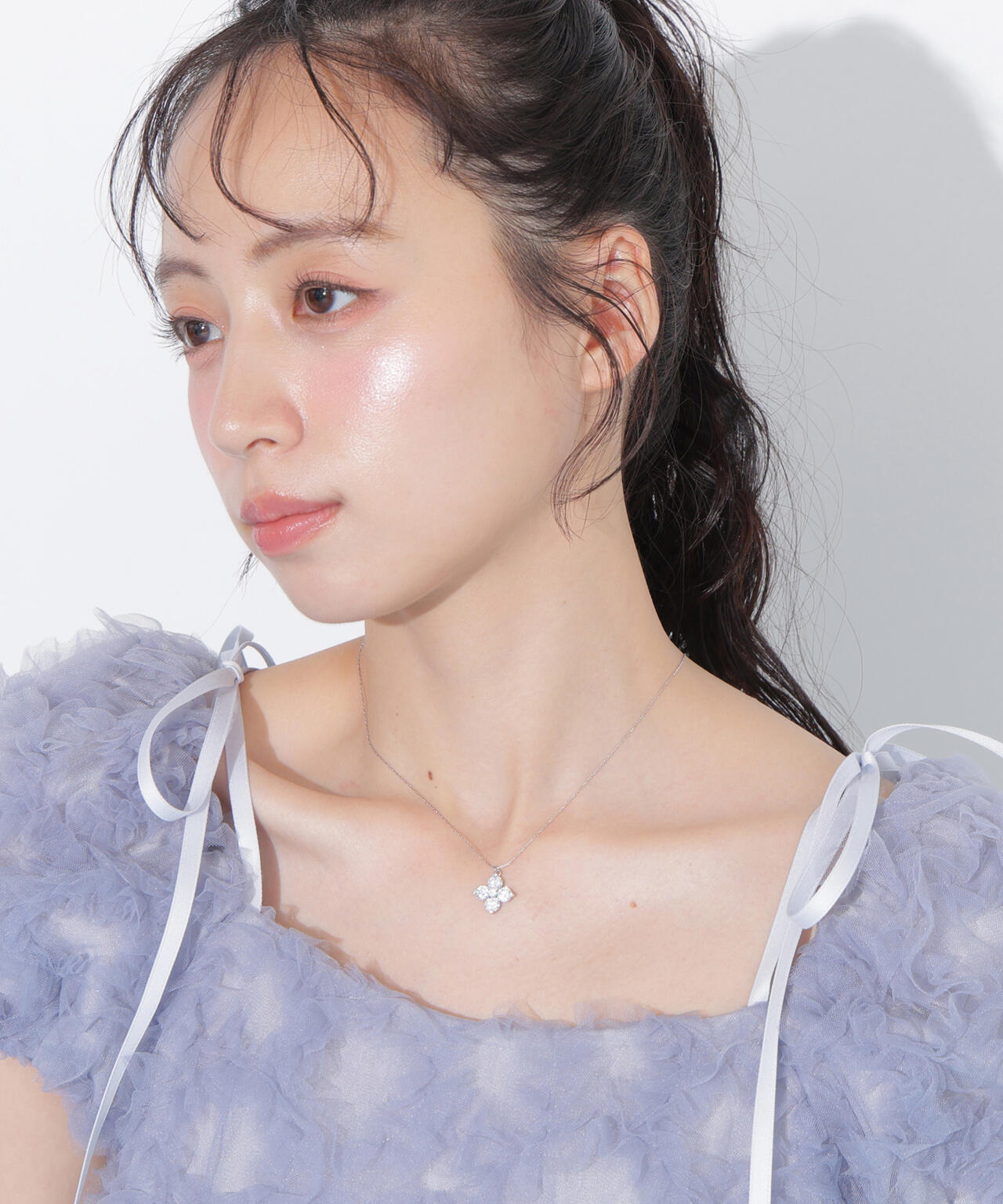 Cubic 大粒クローバーネックレス