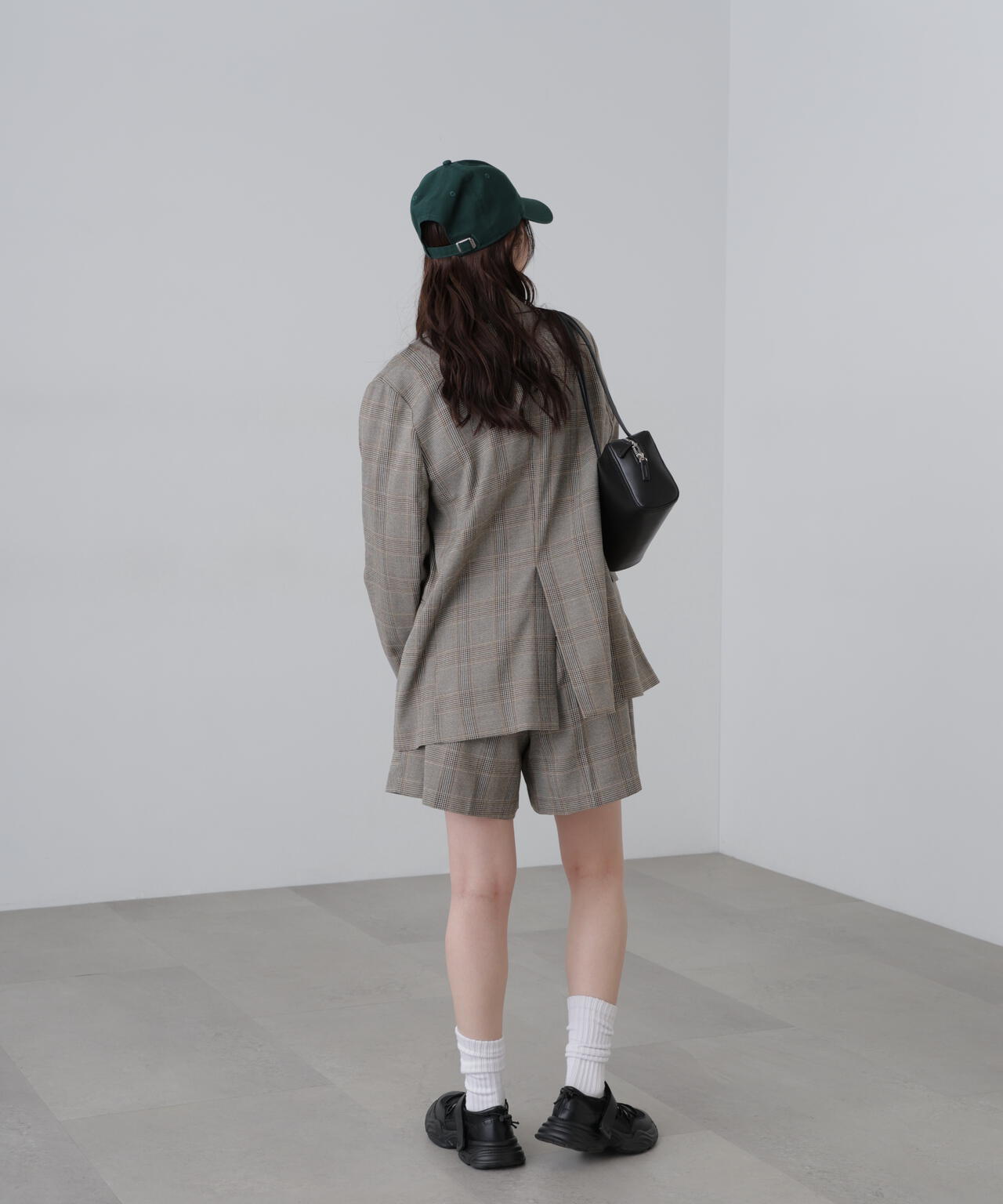 麻調合繊タックベルト付きショートパンツ