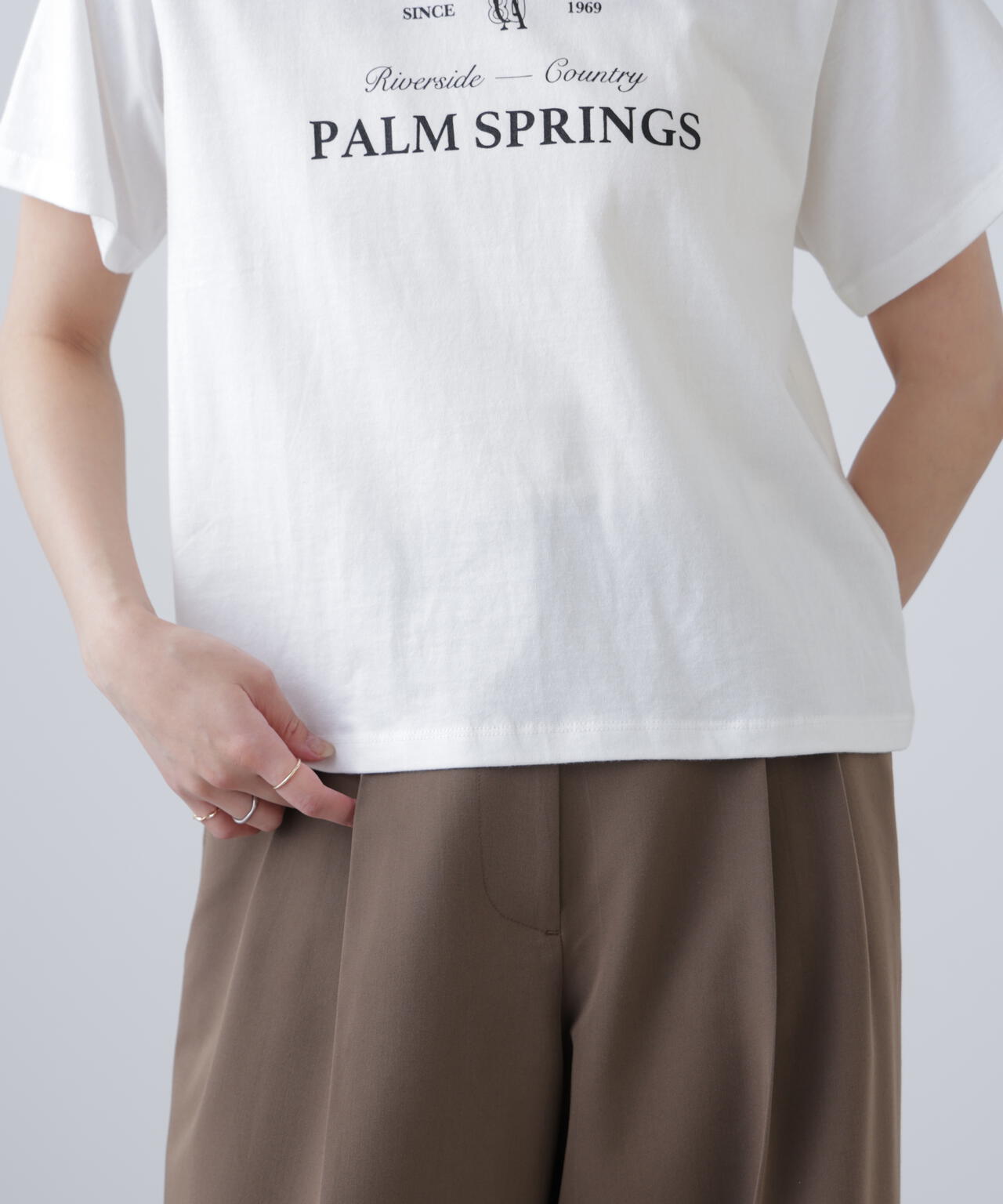 クラシックロゴプリントTシャツ