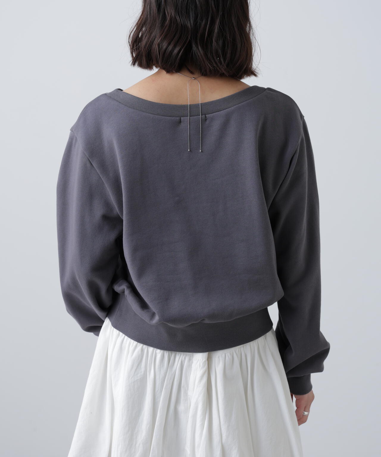 オフショルワンポイント刺繍スウェット