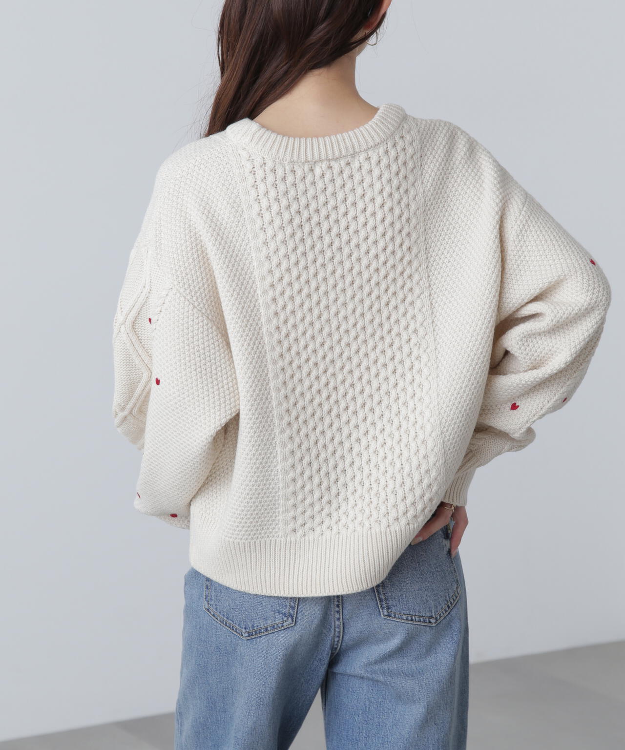 ハート刺繍ケーブルニット