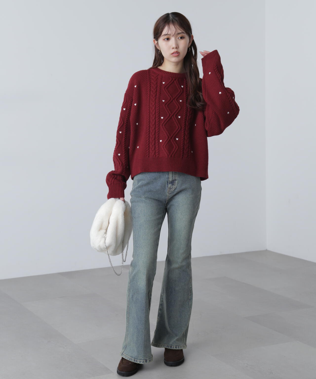 ハート刺繍ケーブルニット