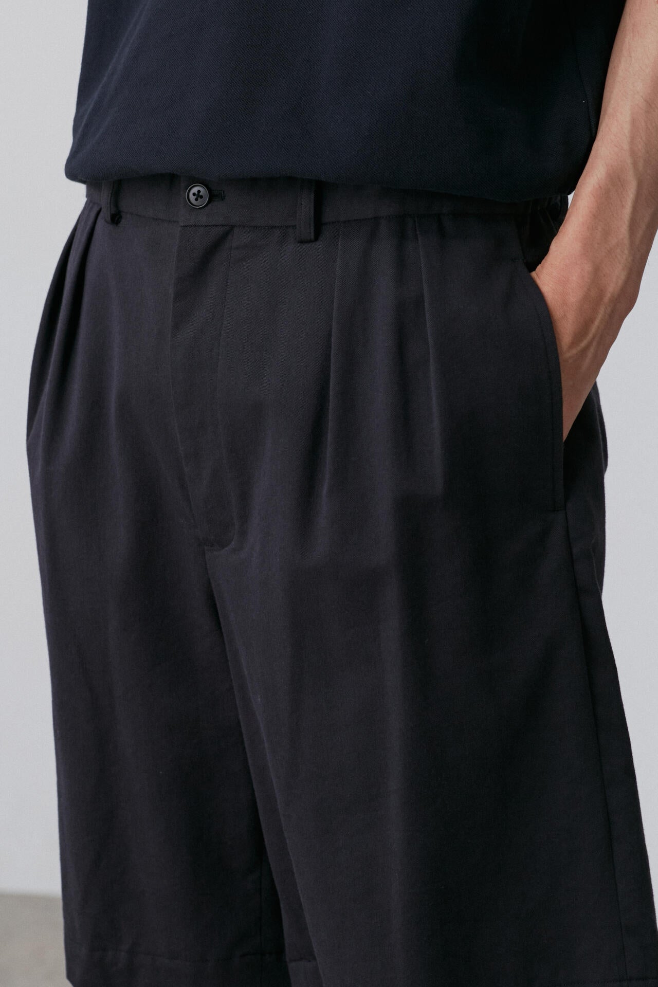 Ｙ / ORGANIC COTTON TENCEL CHINO SHORTS