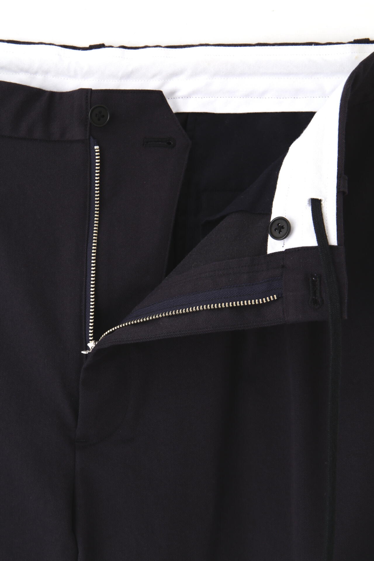 Ｙ / ORGANIC COTTON TENCEL CHINO SHORTS