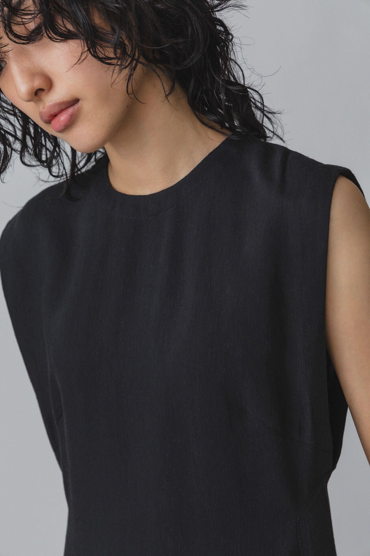 STUDIO NICHOLSON / VISCOSE LINEN TWILL DRAPED DRESS