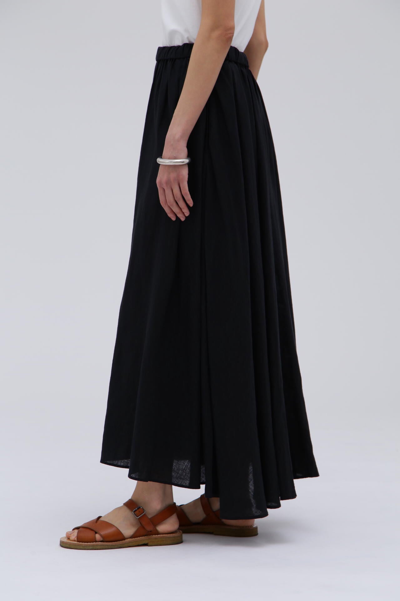ATON / NATURAL DYED LINEN LAWN GATHERD SKIRT