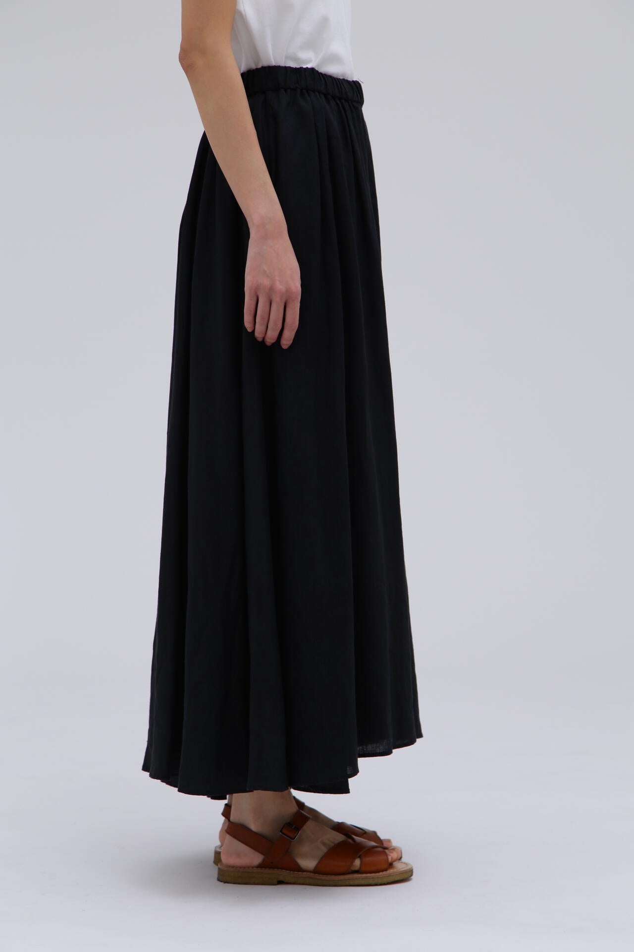 ATON / NATURAL DYED LINEN LAWN GATHERD SKIRT