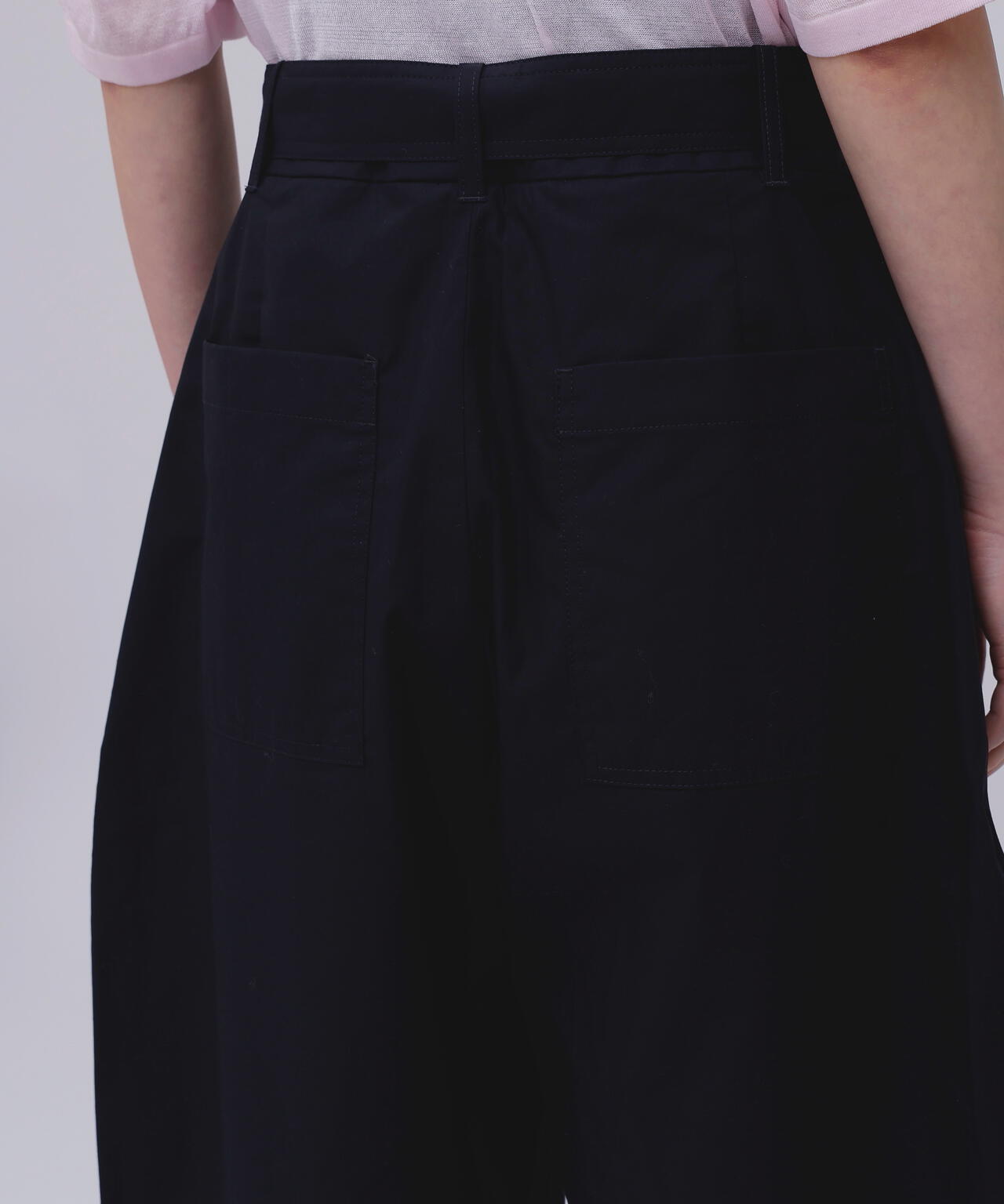 STUDIO NICHOLSON / LW NOISY COTTON BELTED ROUND LEG PANT