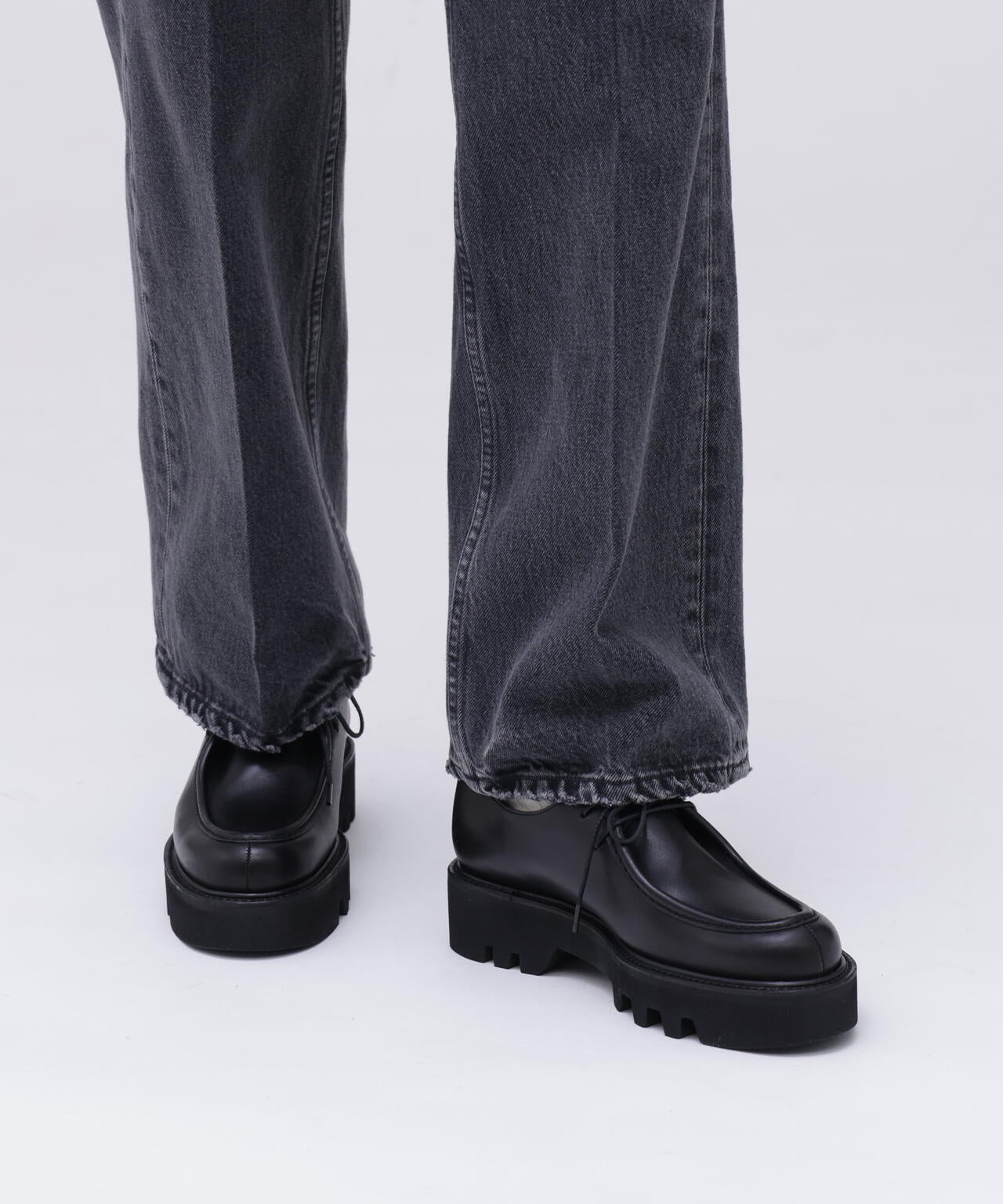 BEAUTIFUL SHOES / TIROLEAN SHOES (TWEETY SOLE)
