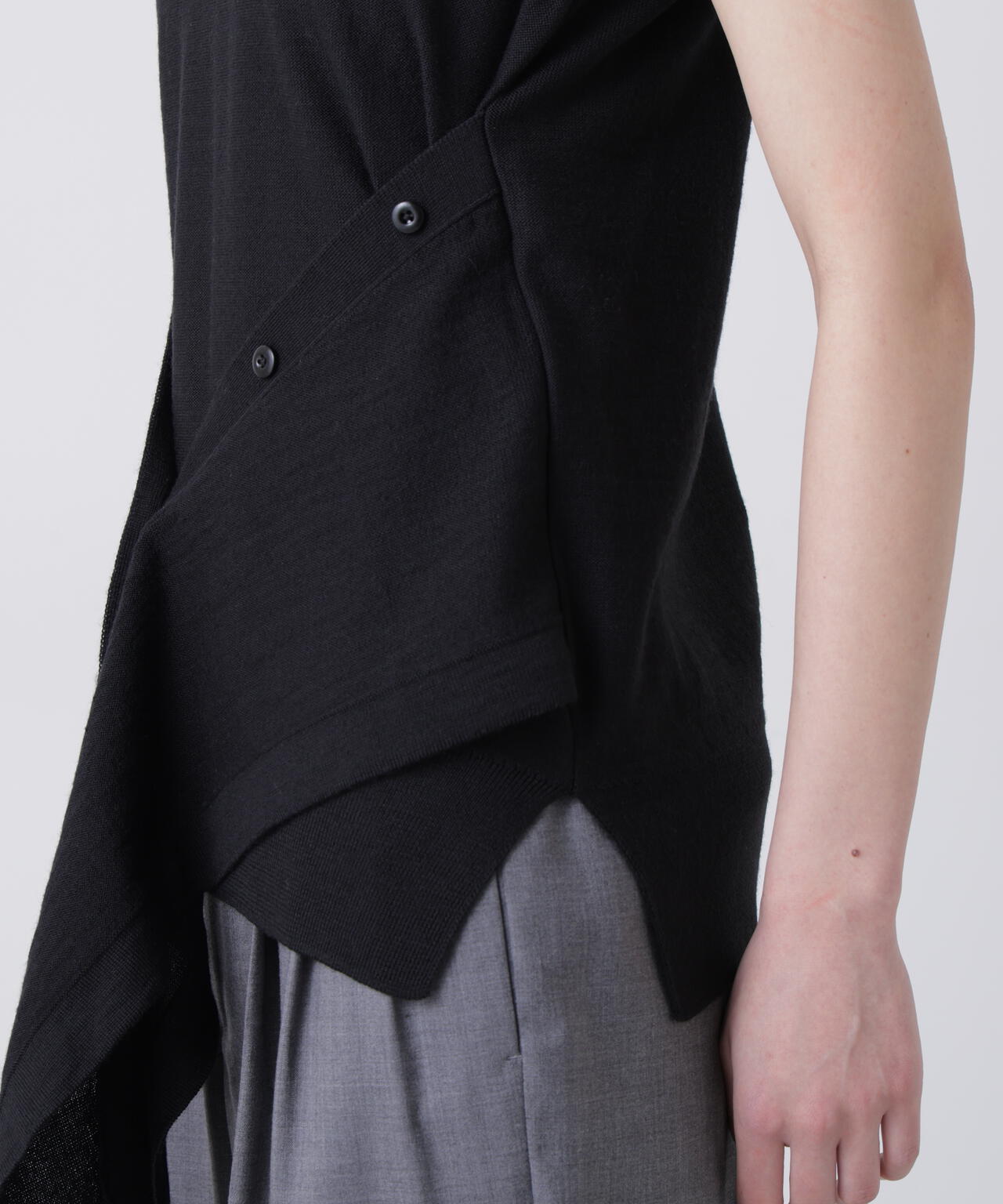 LEMAIRE / SLEEVELESS BUTTONED TOP