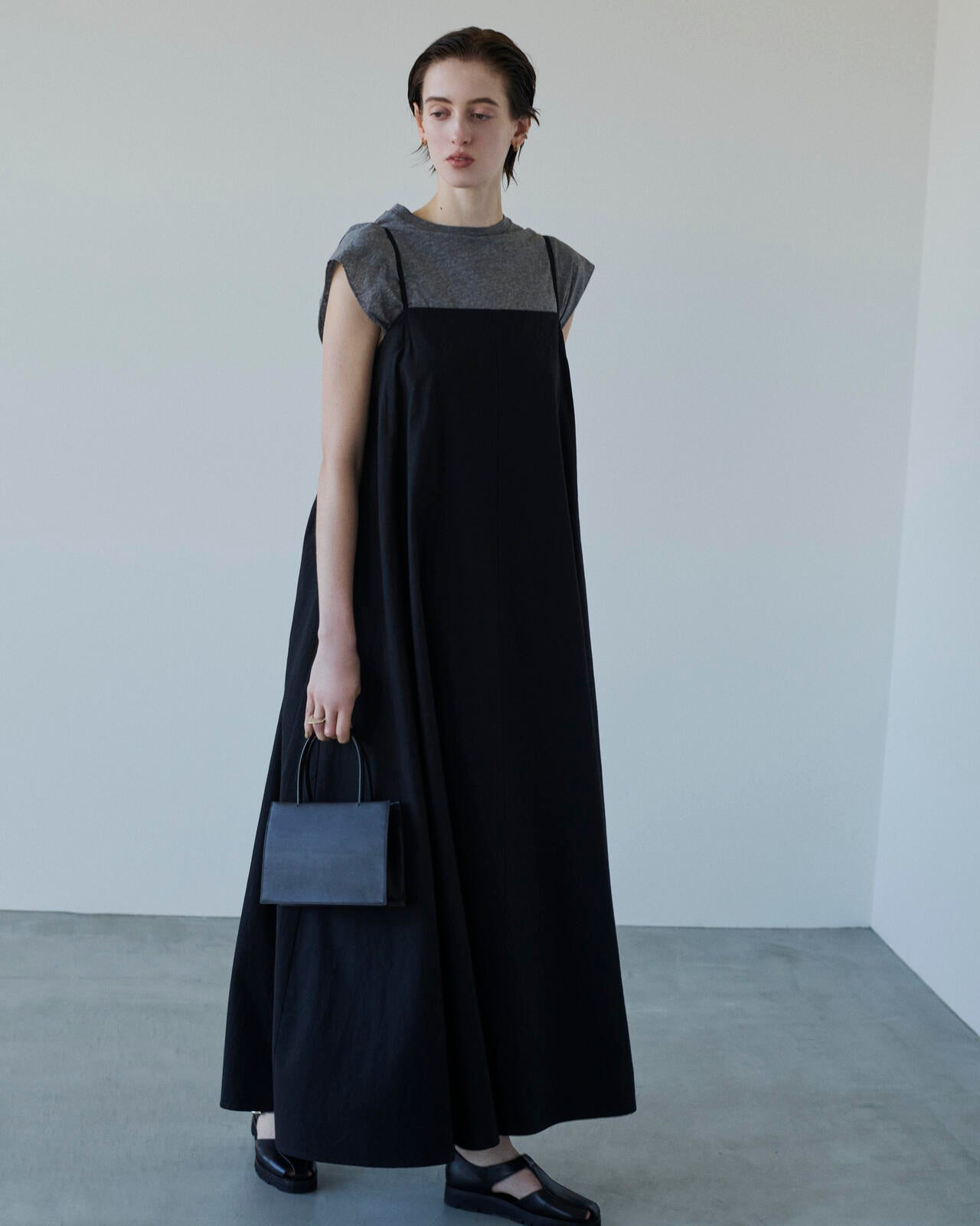 STUDIO NICHOLSON / TYPEWRITER COTTON GATHERED BACK DRESS(PETITE FIT)