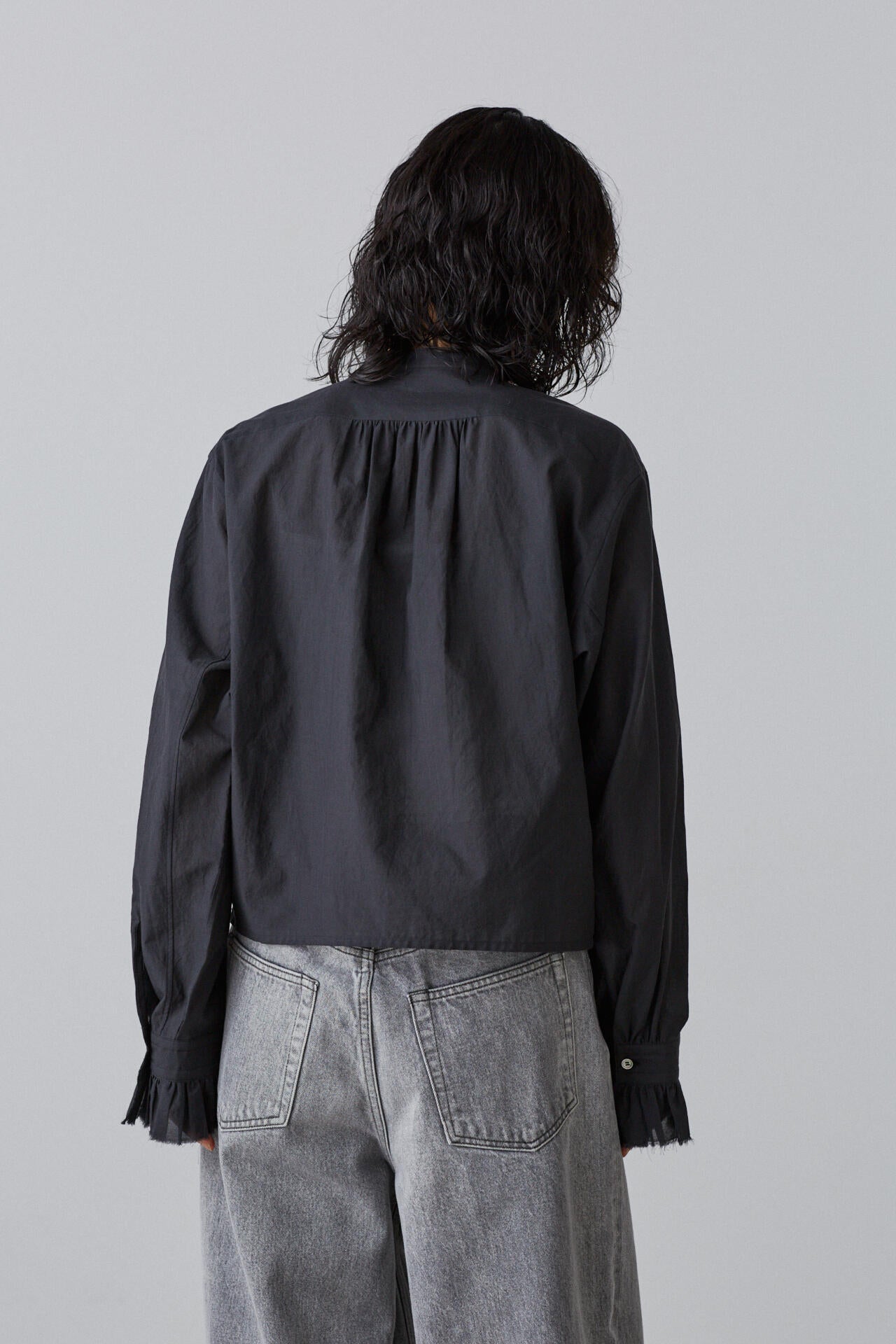 YLEVE / COTTON LAWN RUFFLED BL