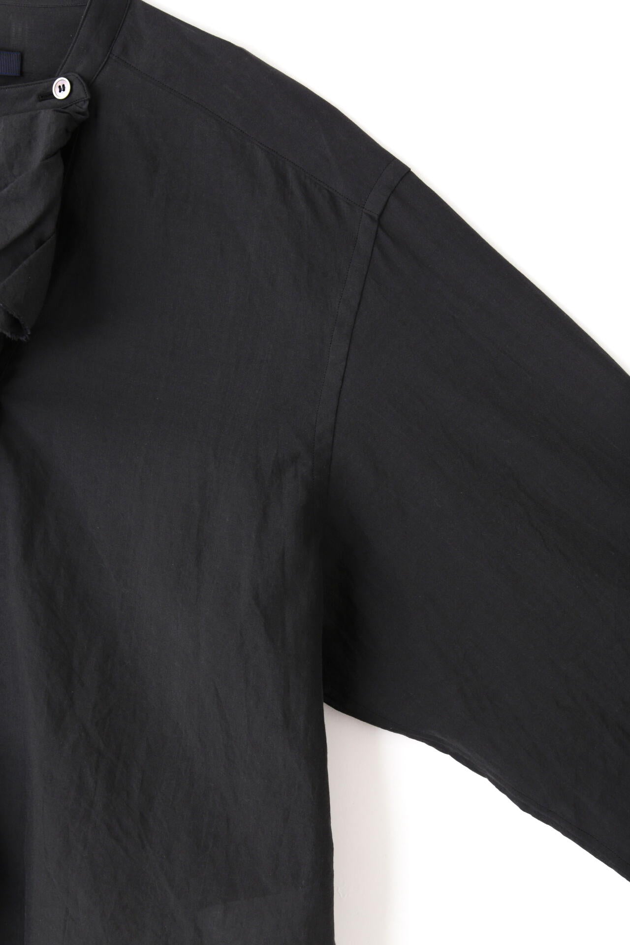 YLEVE / COTTON LAWN RUFFLED BL