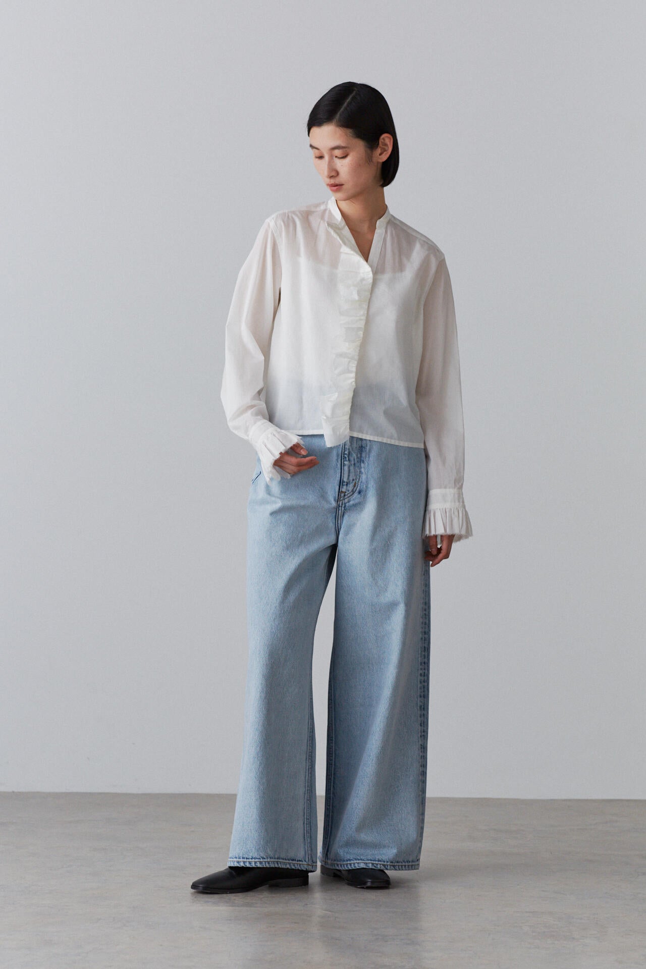 YLEVE / COTTON LAWN RUFFLED BL