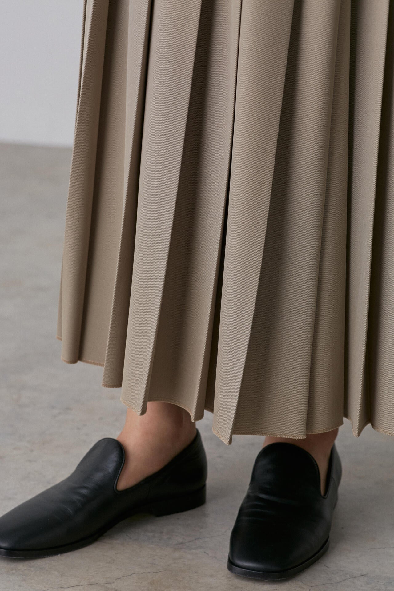 YLEVE / WOOL SURGE PLEATED  SKIRT
