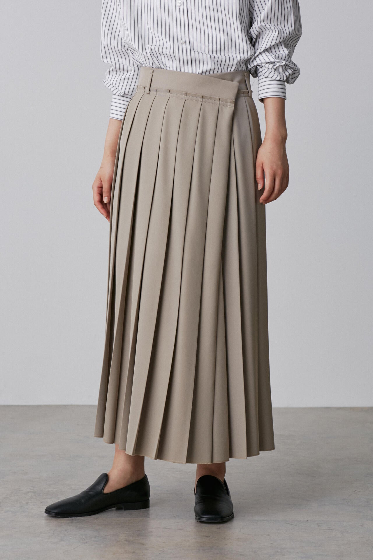 YLEVE / WOOL SURGE PLEATED  SKIRT