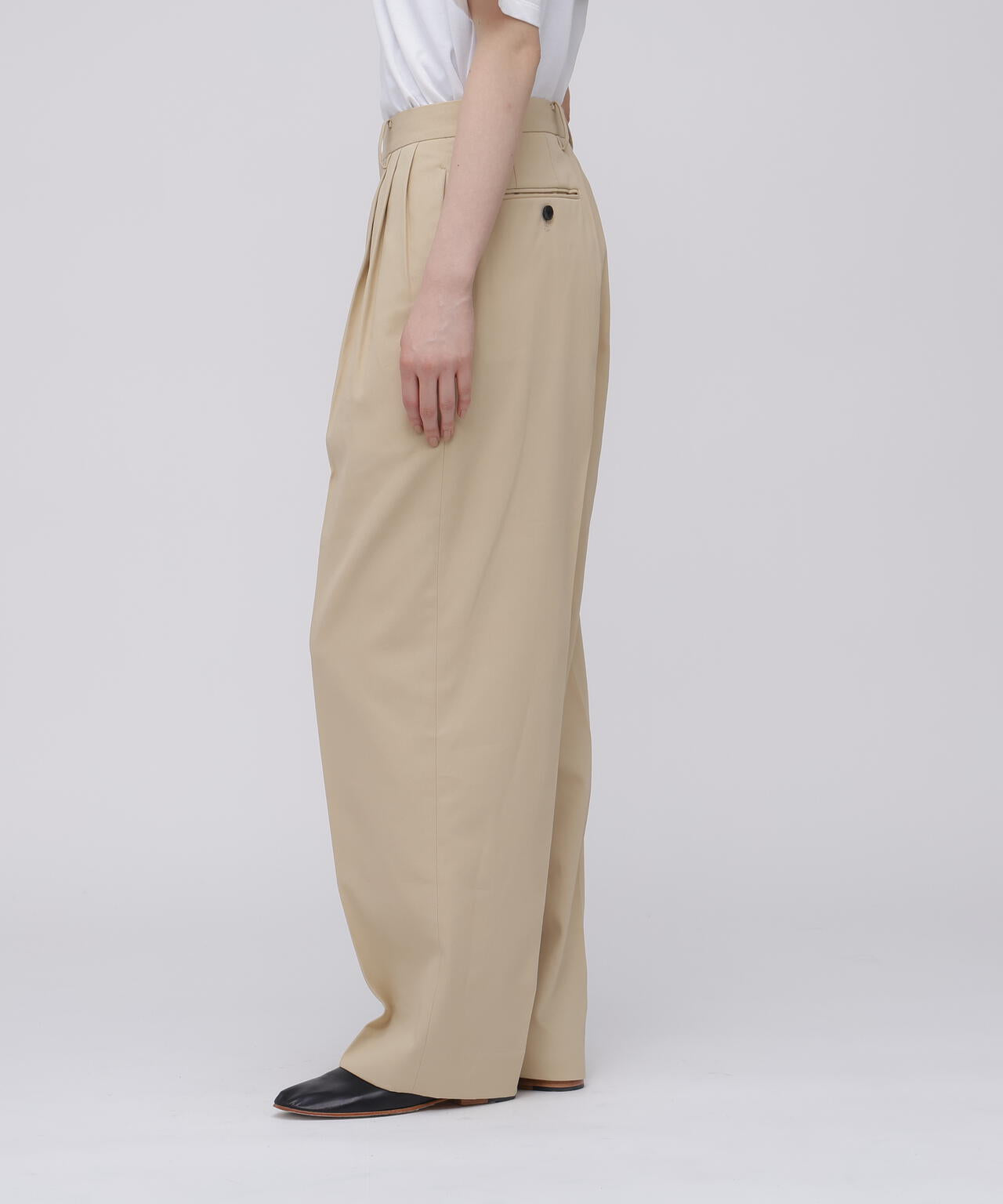 YLEVE / HIGH TWISTED COTTON GABA TROUSERS