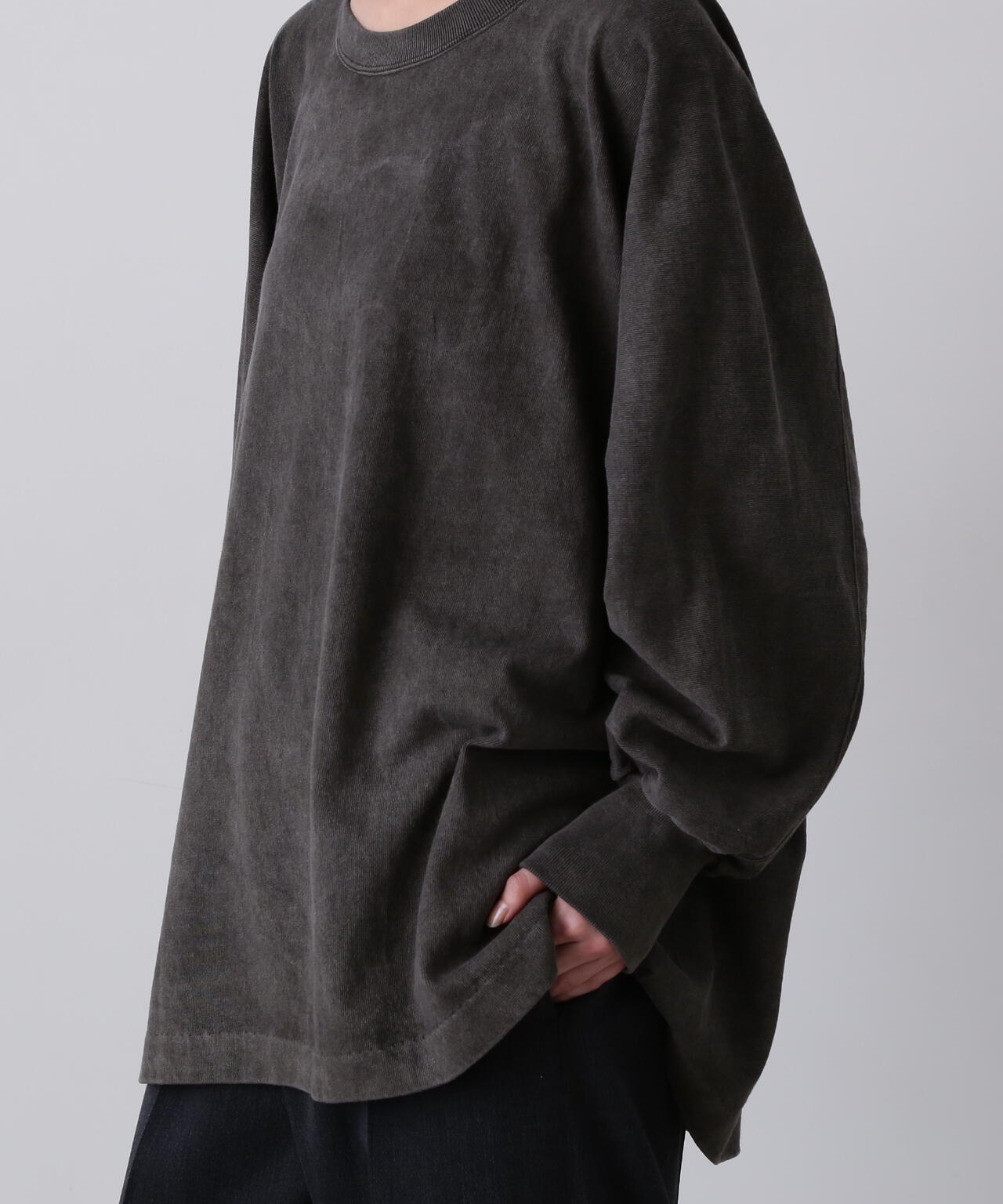 YLEVE / OPEN END COTTON PIGMENT DYE PULL OVER