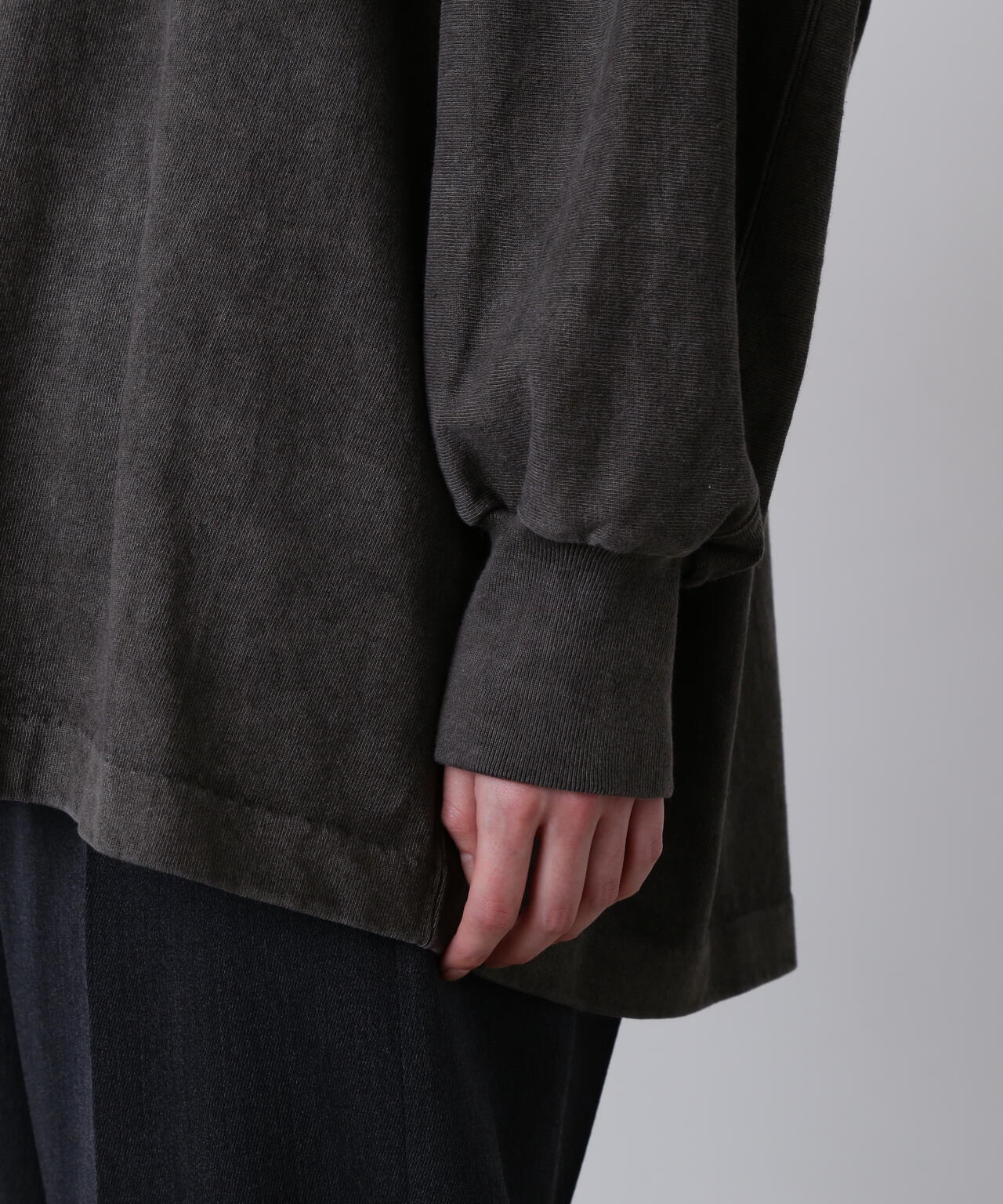 YLEVE / OPEN END COTTON PIGMENT DYE PULL OVER