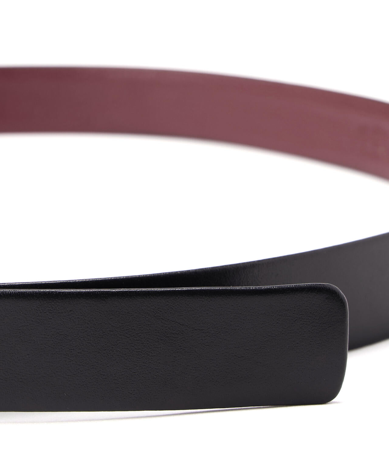 YLEVE / LEATHER BUCKLED BELT