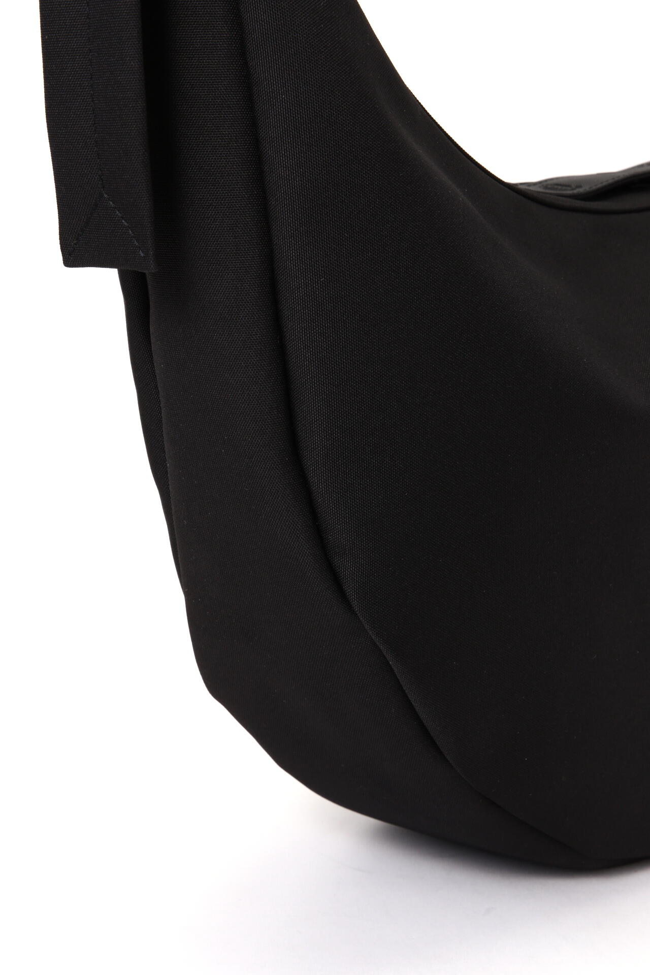 SU / VIBRAM BONDING ROUND BAG