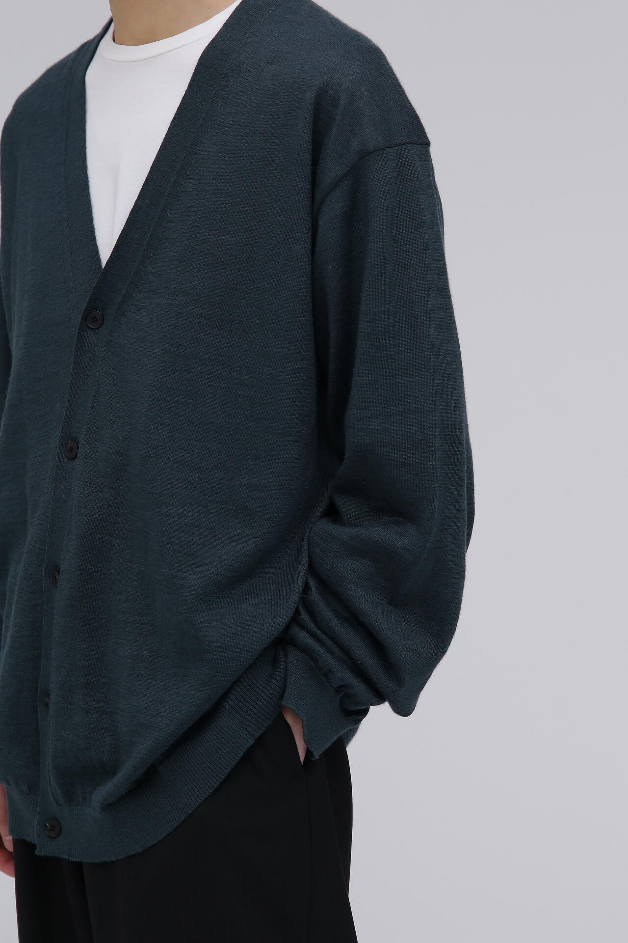 ATON / RAMIE CASHMERE V-NECK KNIT CARDIGAN