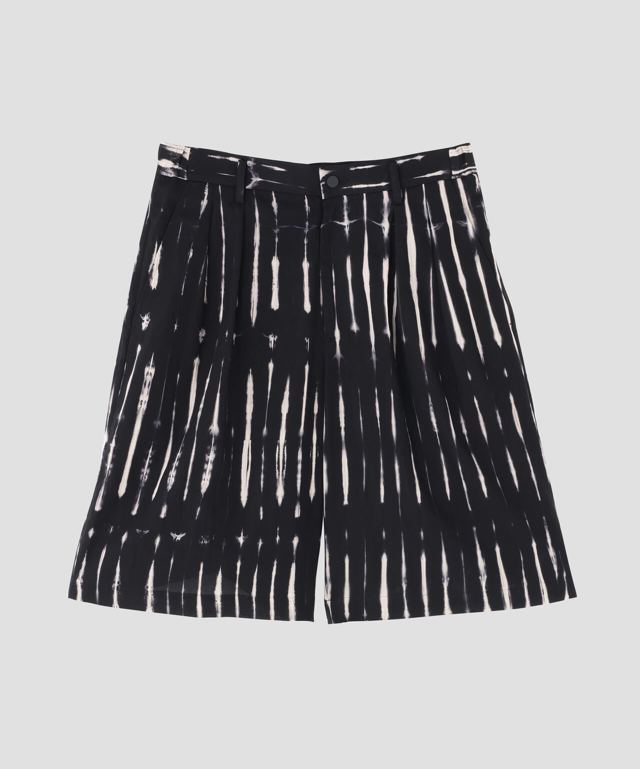 IRENISA / TWO TUCKS WIDE SHORTS