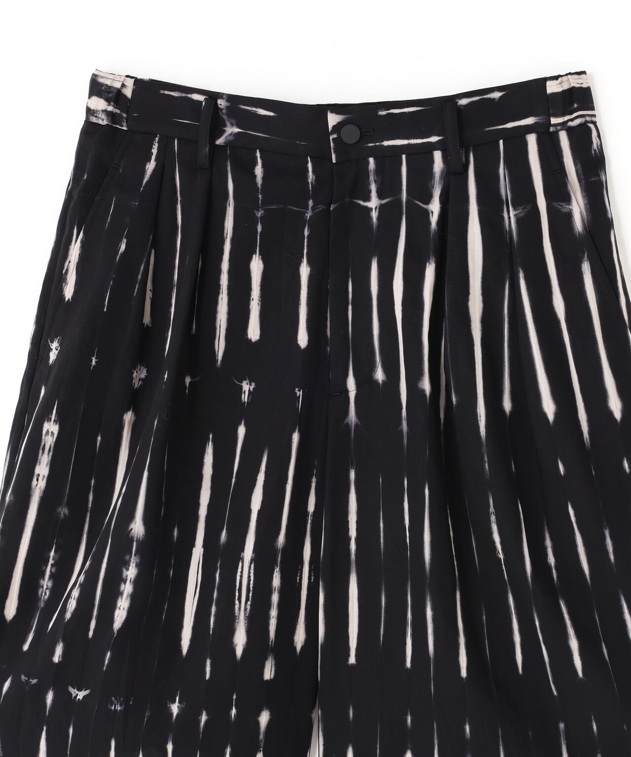 IRENISA / TWO TUCKS WIDE SHORTS