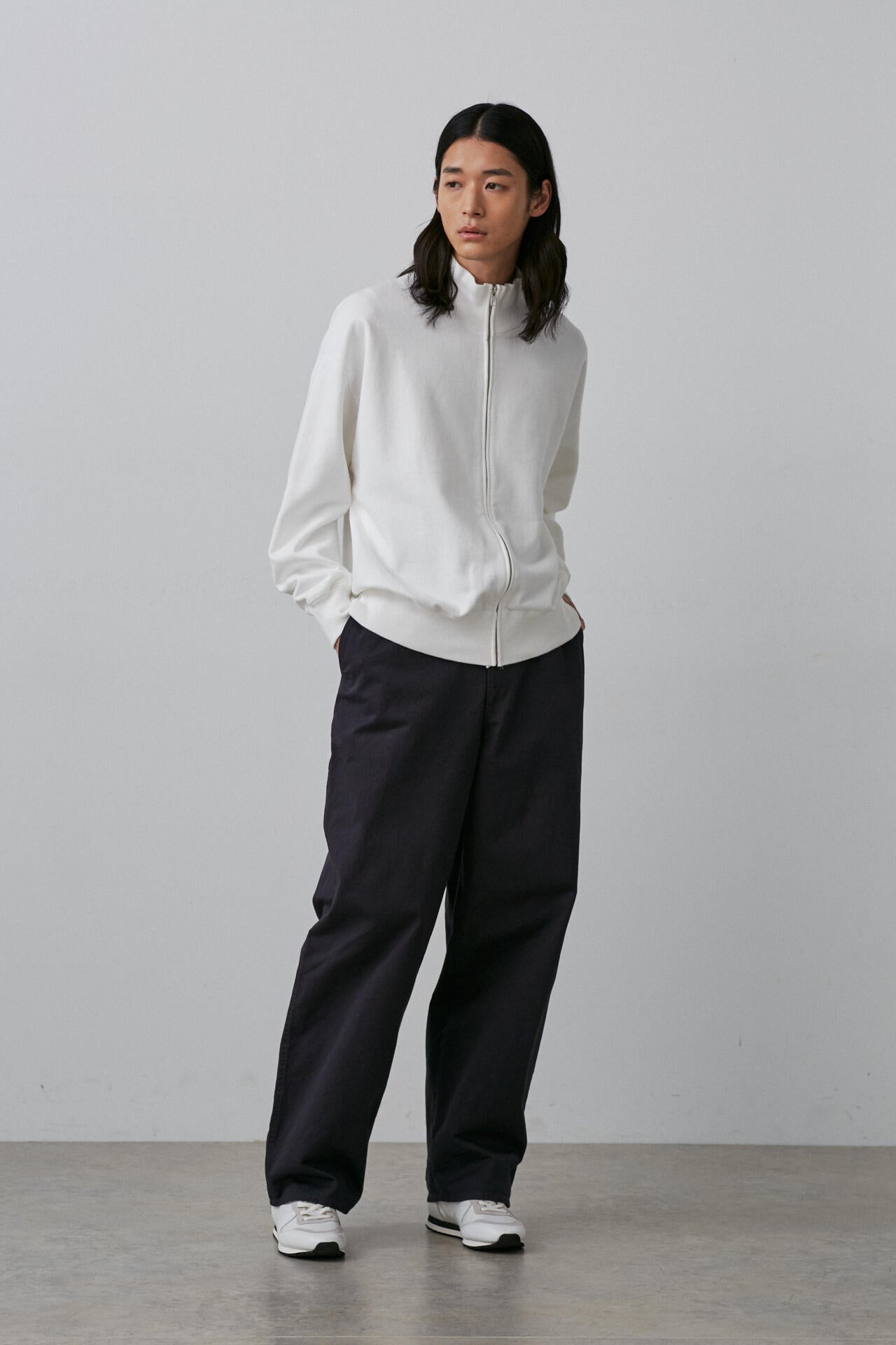 Ｙ / ORGANIC COTTON CHINO ADJUSTER TROUSERS