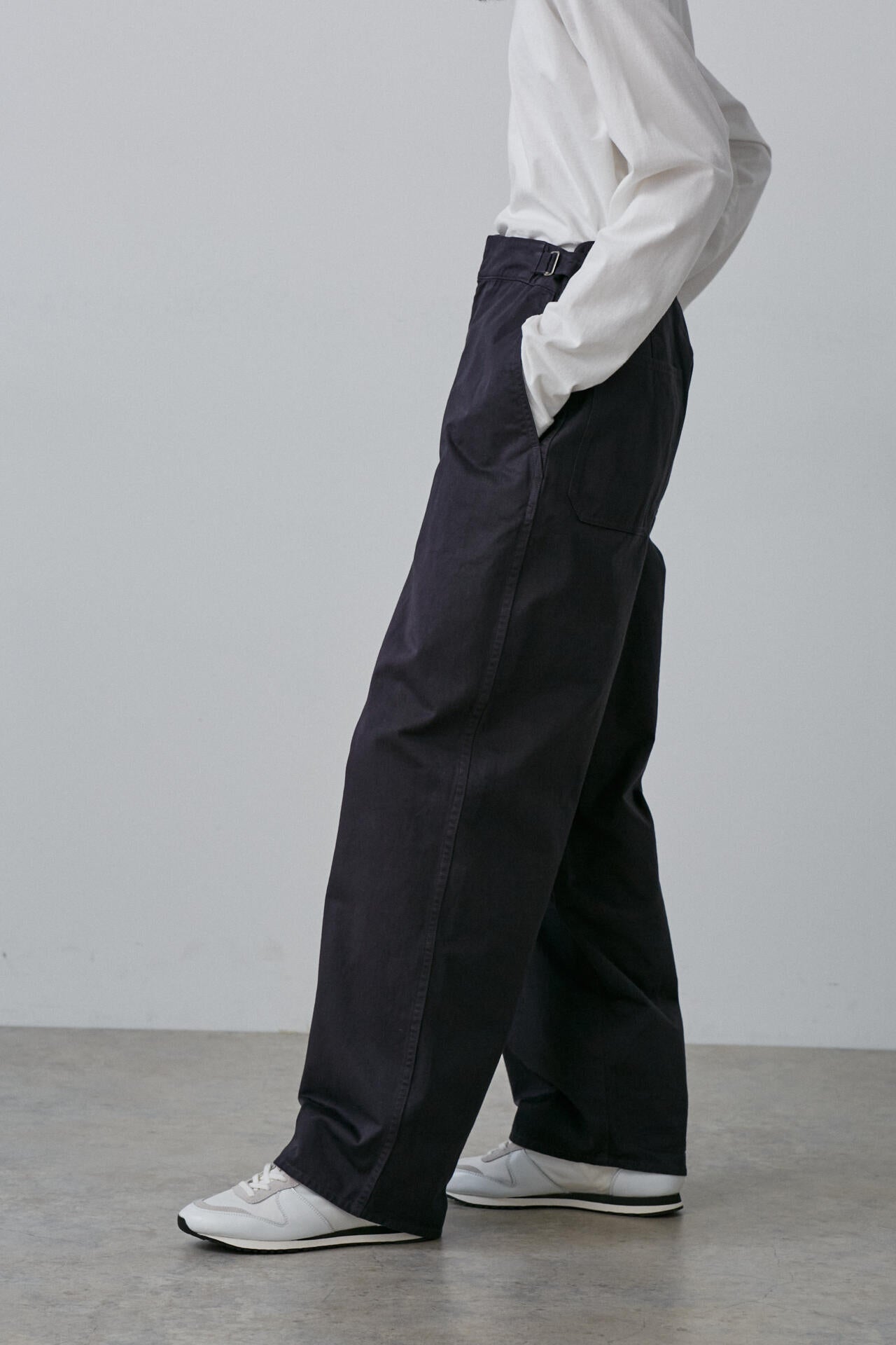 Ｙ / ORGANIC COTTON CHINO ADJUSTER TROUSERS