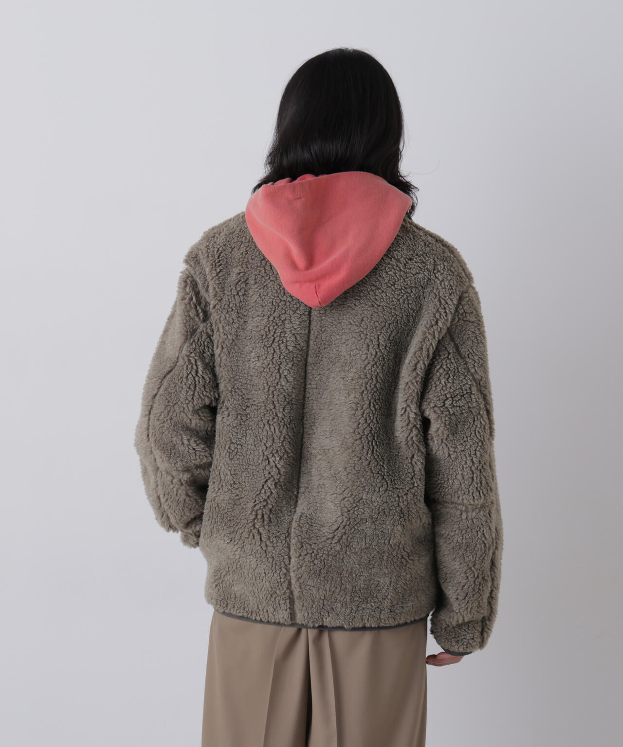 181cm C:84 W:70 H:91 着用サイズ：4