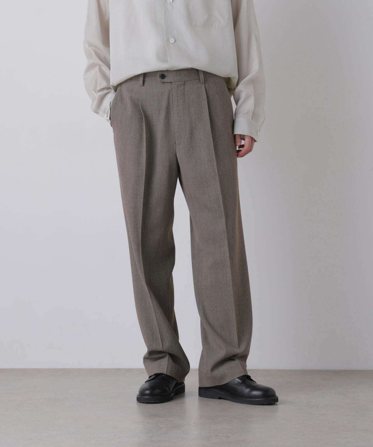 181cm C:84 W:70 H:91 着用サイズ：4